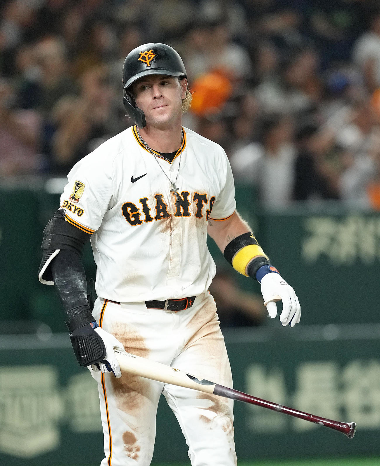 巨人対ヤクルト　8回裏巨人2死一、二塁、キャベッジは3点本塁打を放つ（撮影・足立雅史）