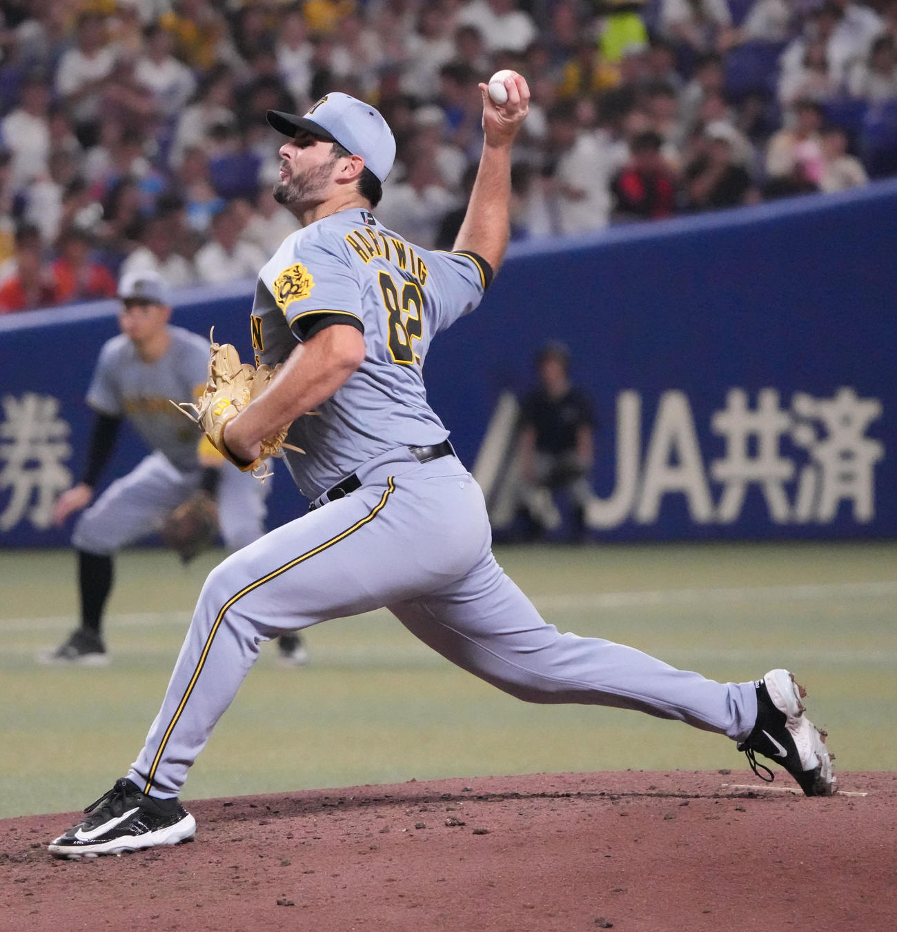 中日対阪神　7回裏、阪神2番手で登板するハートウィグ（撮影・森本幸一）