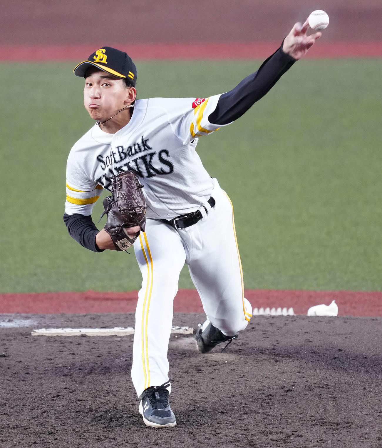 ロッテ対ソフトバンク　先発し力投するソフトバンク前田悠（撮影・鈴木みどり）