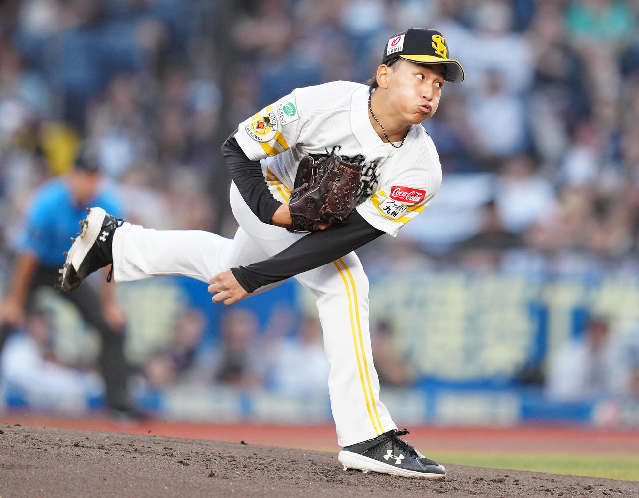 ロッテ対ソフトバンク　先発し力投するソフトバンク前田悠（撮影・鈴木みどり）