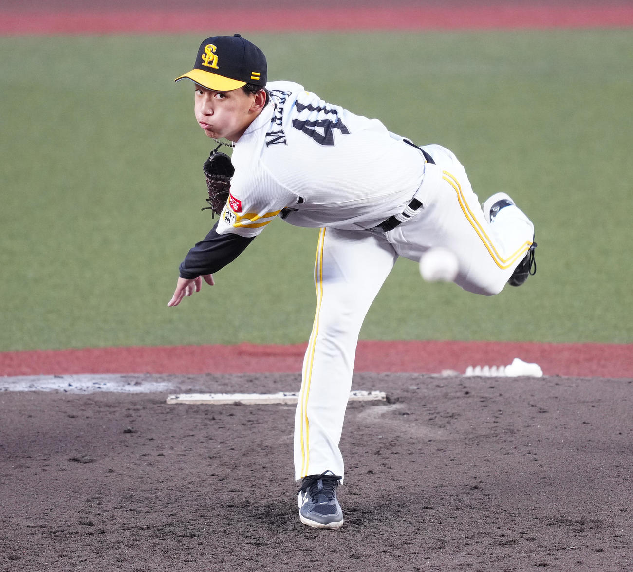 ロッテ対ソフトバンク　先発し力投するソフトバンク前田悠（撮影・鈴木みどり）