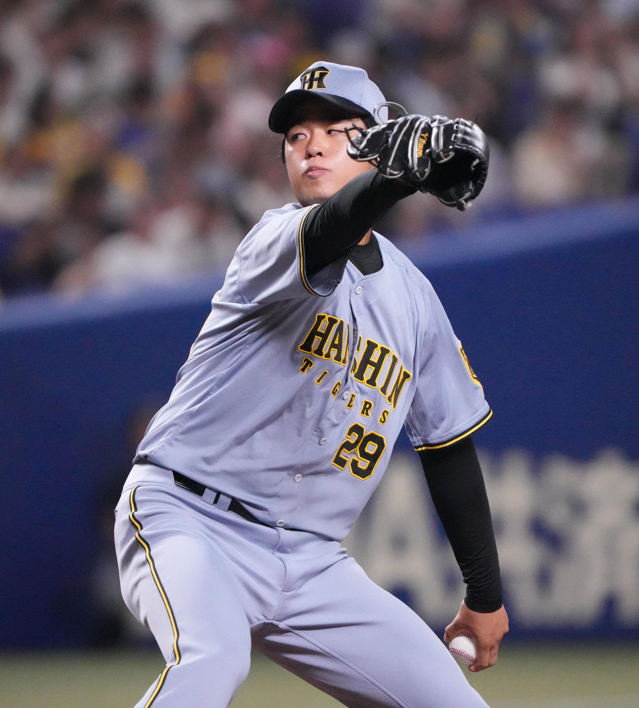 中日対阪神　1回裏、登板する阪神先発の高橋（撮影・森本幸一）