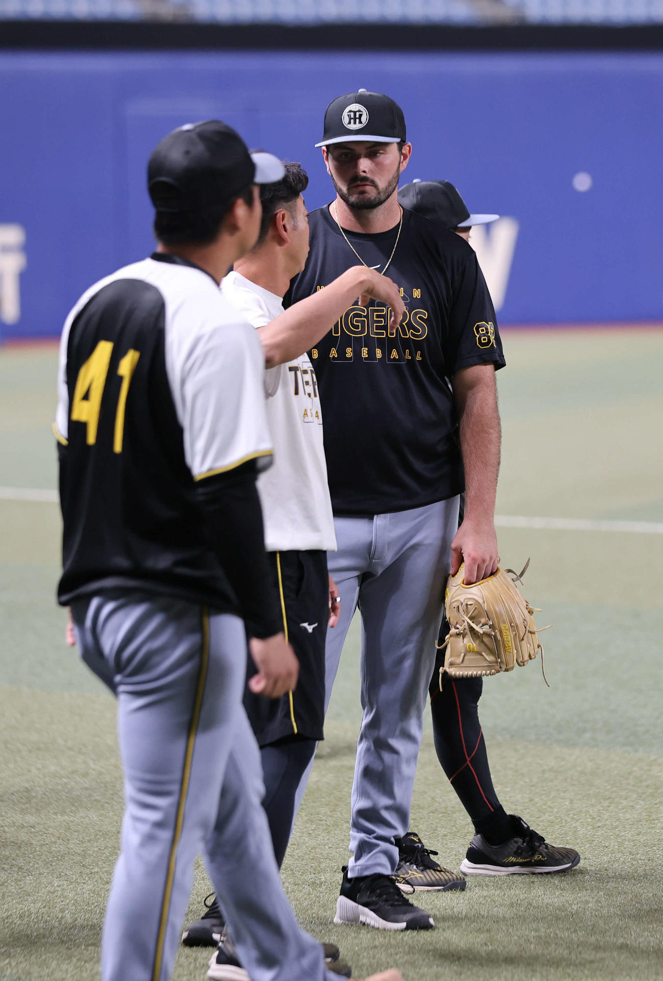 中日対阪神　1軍に合流した阪神ハートウィグは練習に参加（撮影・西尾就之）