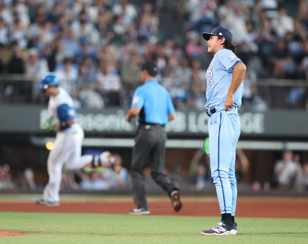 日本ハム対西武　6回裏日本ハム1死、清宮幸に右越え本塁打を浴びる高橋（撮影・黒川智章）