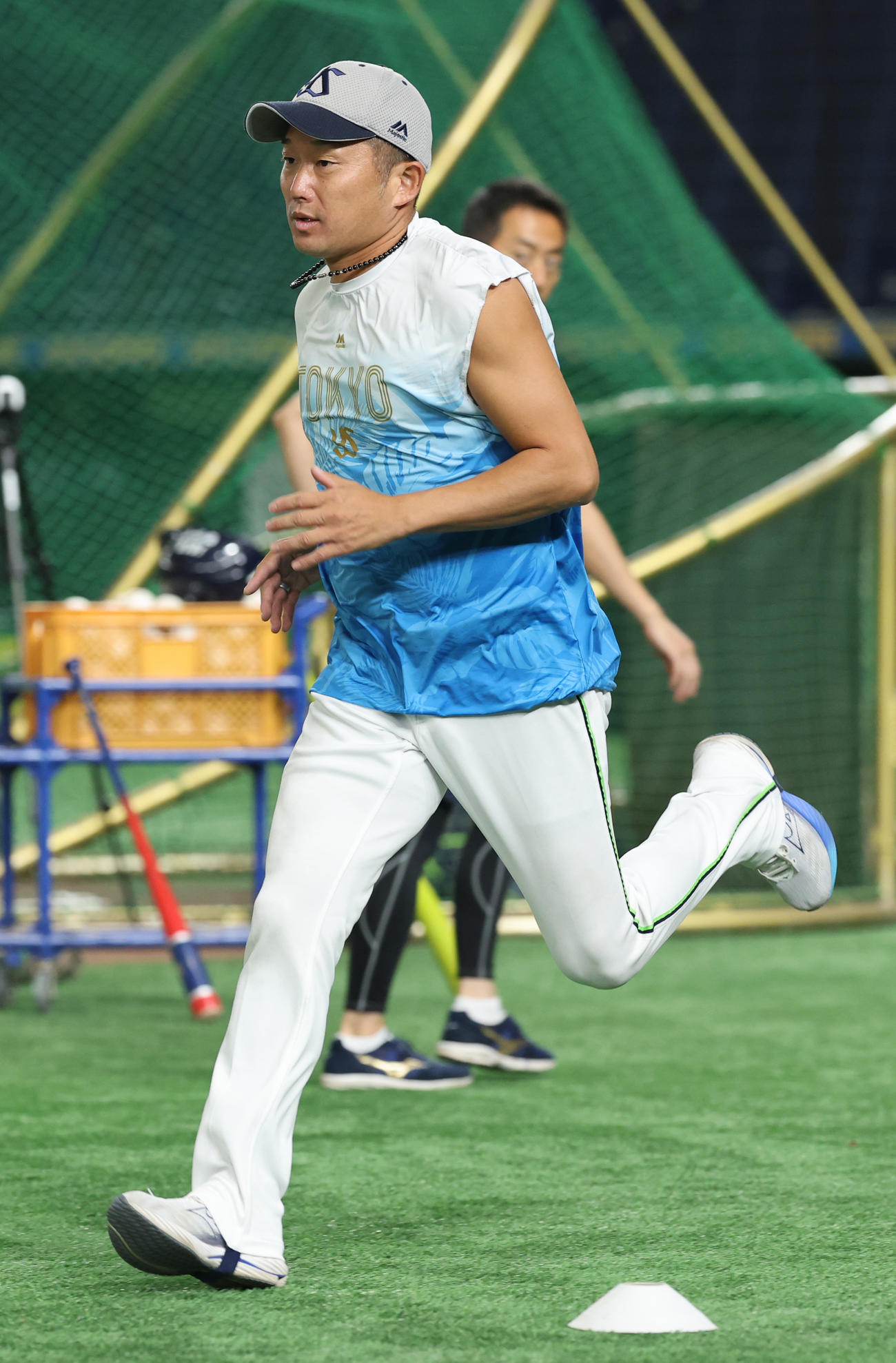 巨人対ヤクルト　調整するヤクルト石川（撮影・野上伸悟）