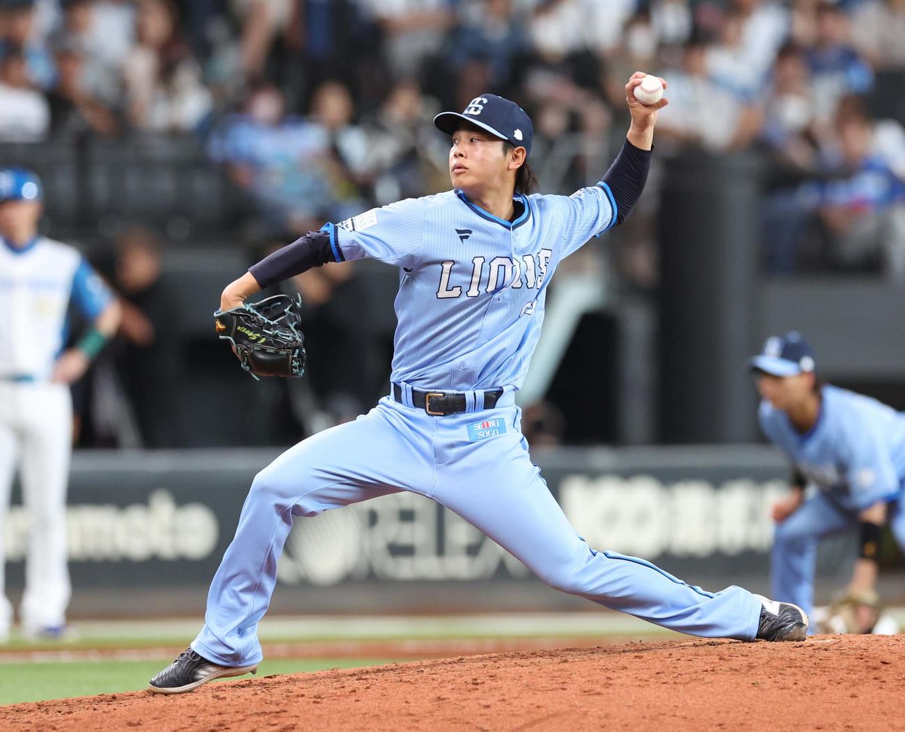 日本ハム対西武　8回に登板の浜屋（撮影・黒川智章）
