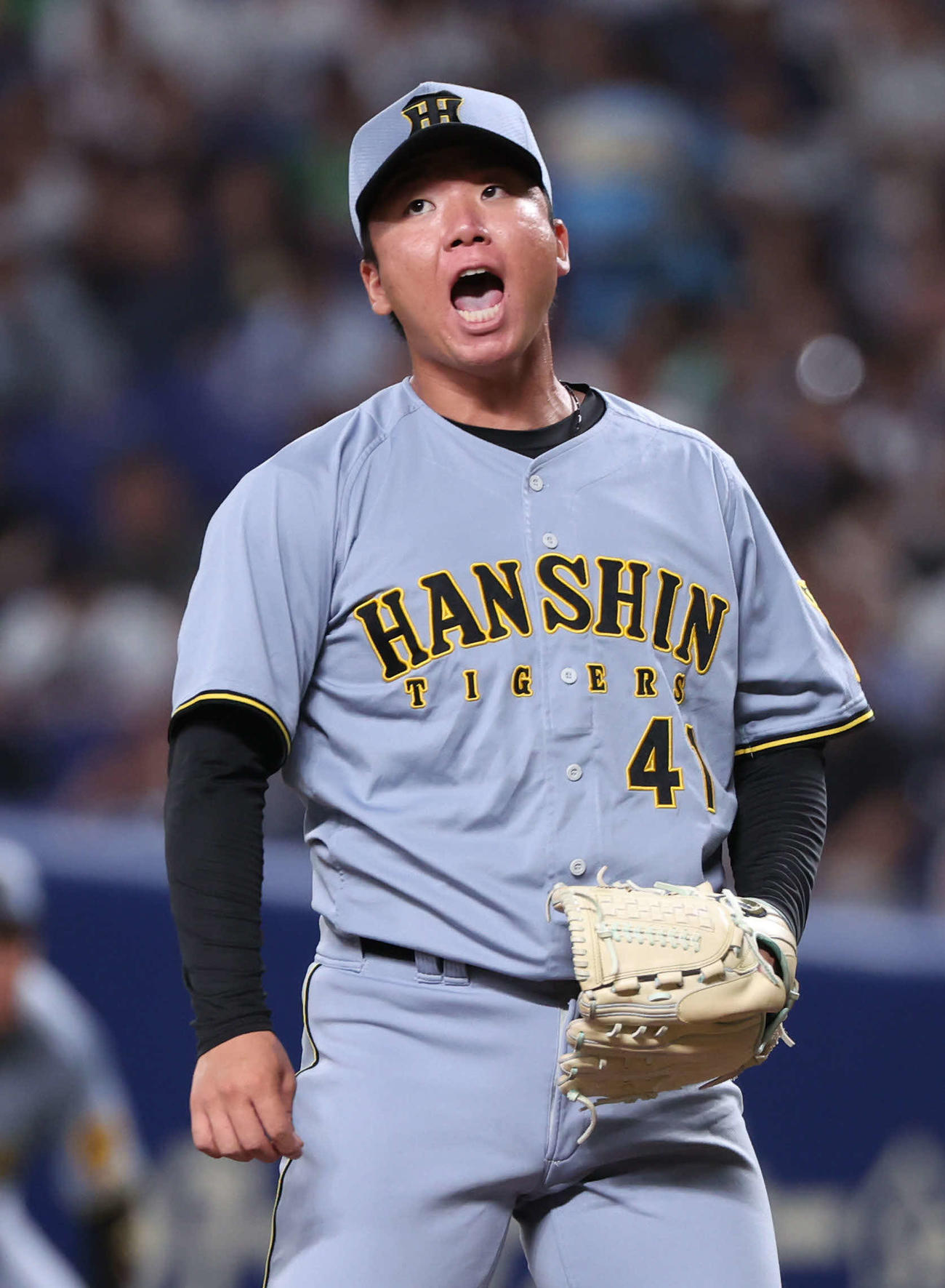 中日対阪神　6回裏中日1死、村上はボスラーから三振を奪い叫ぶ（撮影・西尾就之）