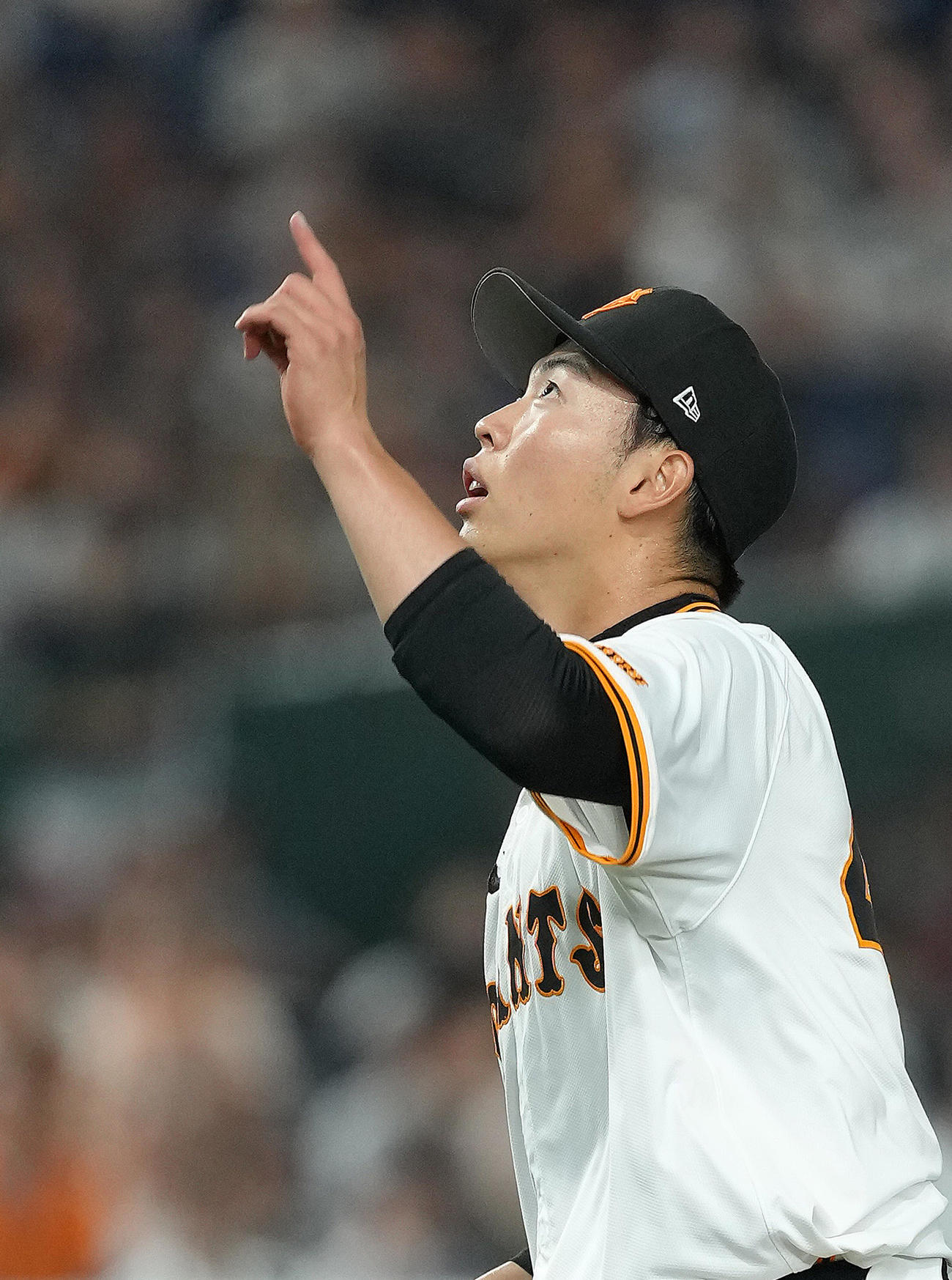 巨人対ヤクルト　4回表ヤクルト1死二塁、村上を三飛に仕留めた森田（撮影・足立雅史）