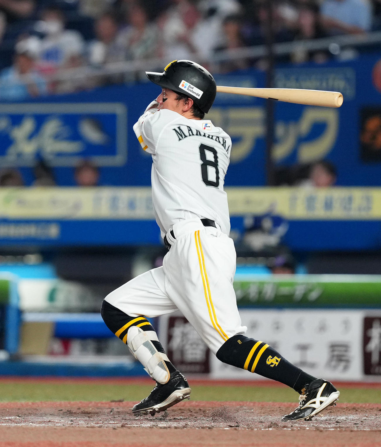 ロッテ対ソフトバンク　5回表ソフトバンク1死二塁、右越えに2点本塁打を放つ牧原大（撮影・菅敏）