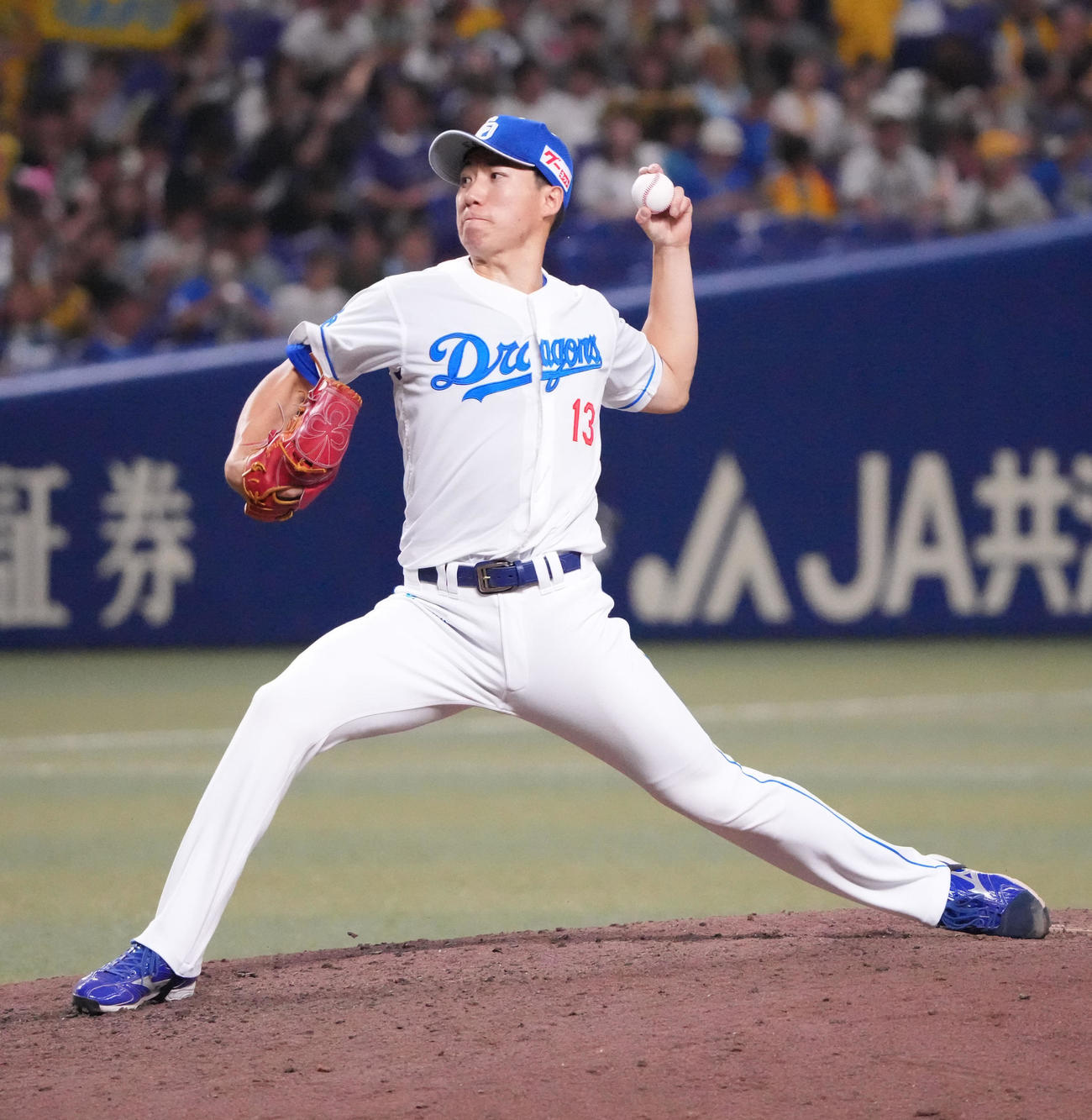 中日対阪神　10回表、中日4番手で登板する橋本（撮影・森本幸一）