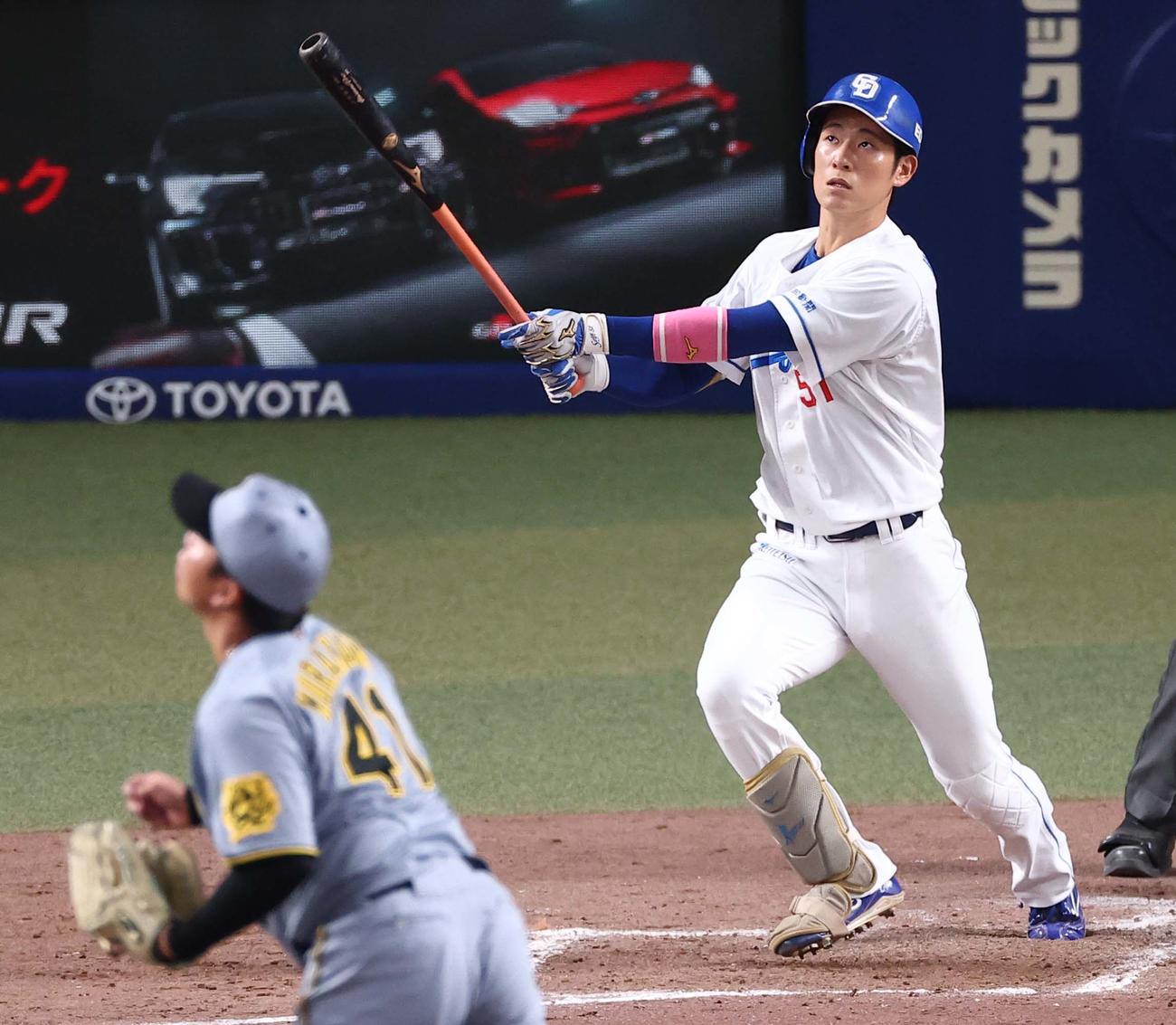 中日対阪神　5回裏中日1死、上林は勝ち越しソロ本塁打を放つ（撮影・上田博志）