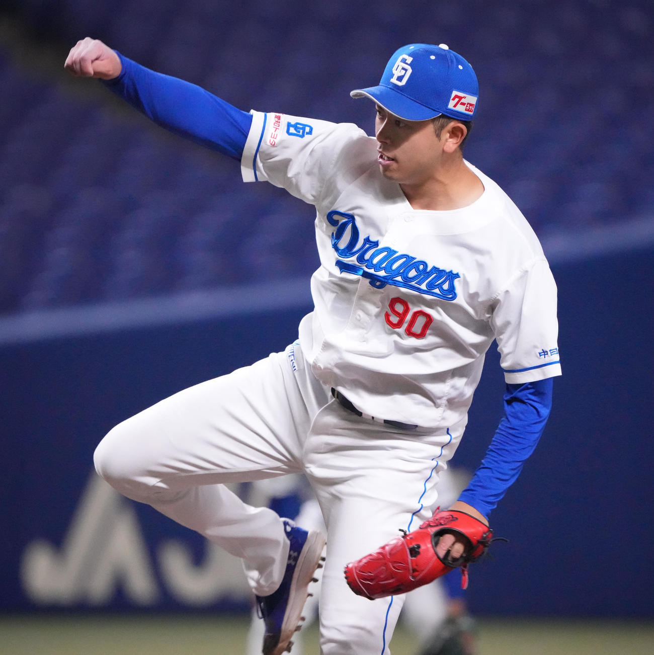 ウエスタン中日対オリックス　7回表、中日2番手で登板する松山（撮影・森本幸一）