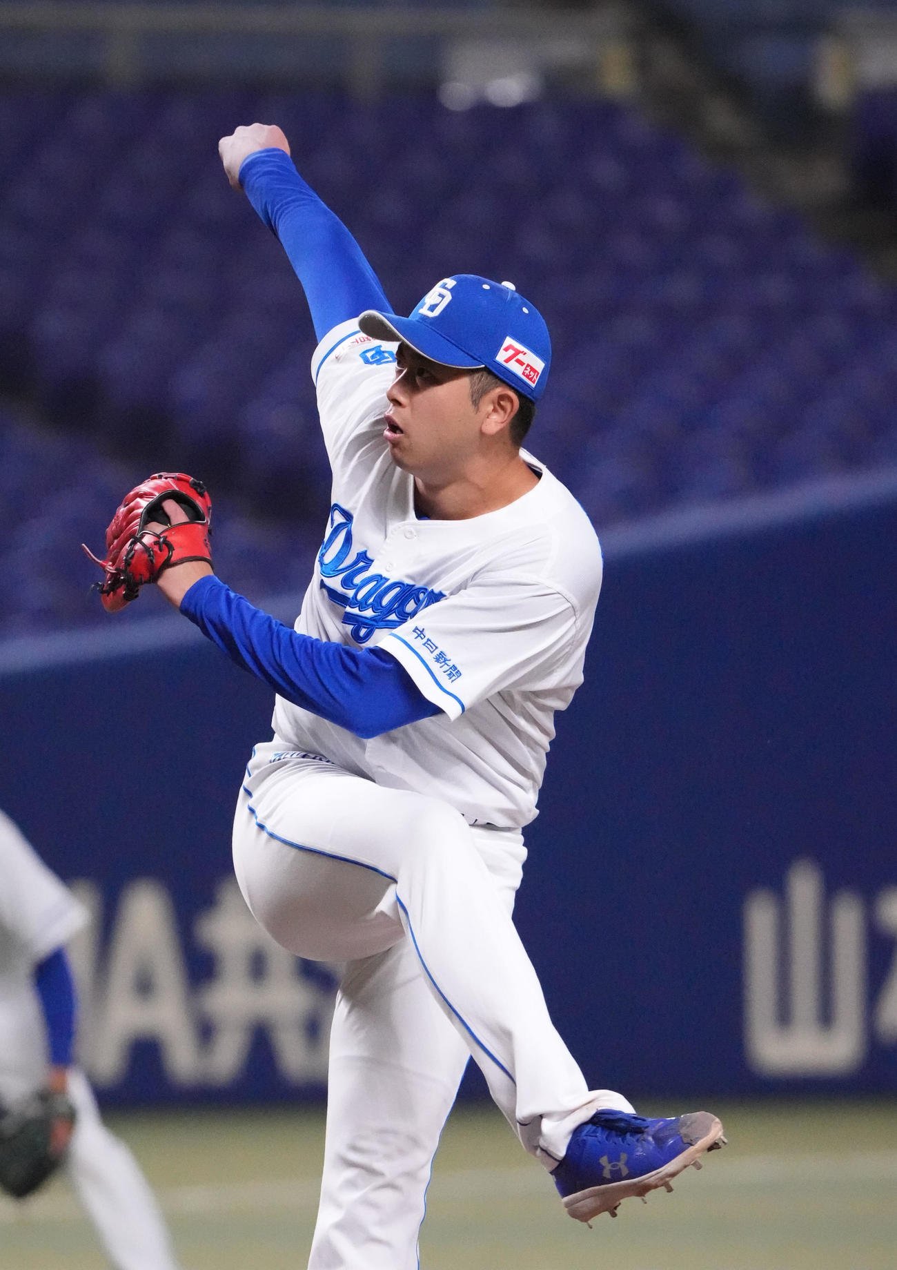 ウエスタン中日対オリックス　7回表、中日2番手で登板する松山（撮影・森本幸一）