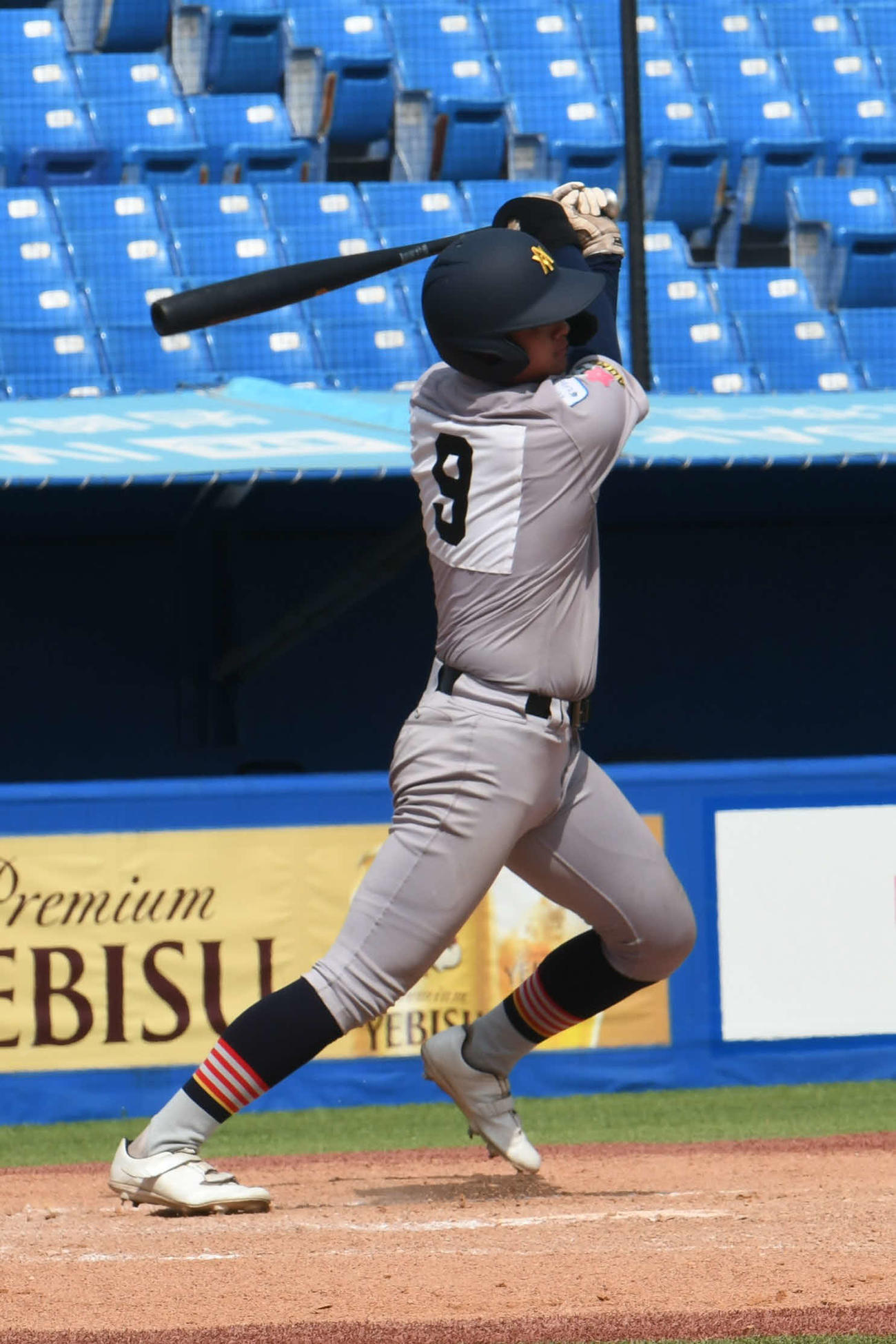 準々決勝4回2死一塁で青森山田の後藤は二塁打を放った