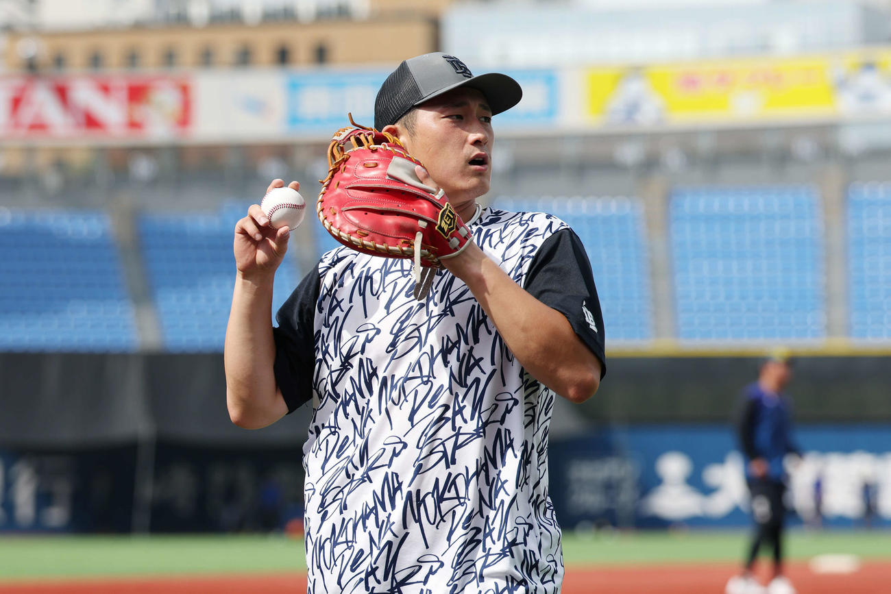 DeNA対広島　試合前練習に臨むDeNA松尾（撮影・宮地輝）