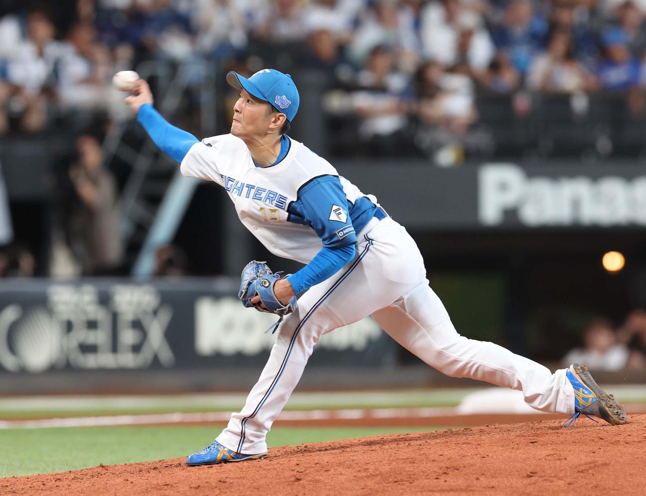 日本ハム対西武　7回途中登板の玉井（撮影・黒川智章）