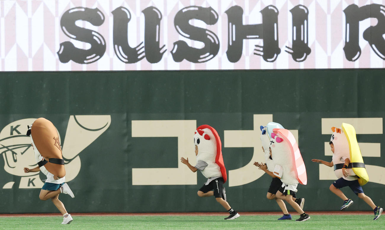 巨人対ヤクルト　すしレースはアナゴが優勝（撮影・野上伸悟）