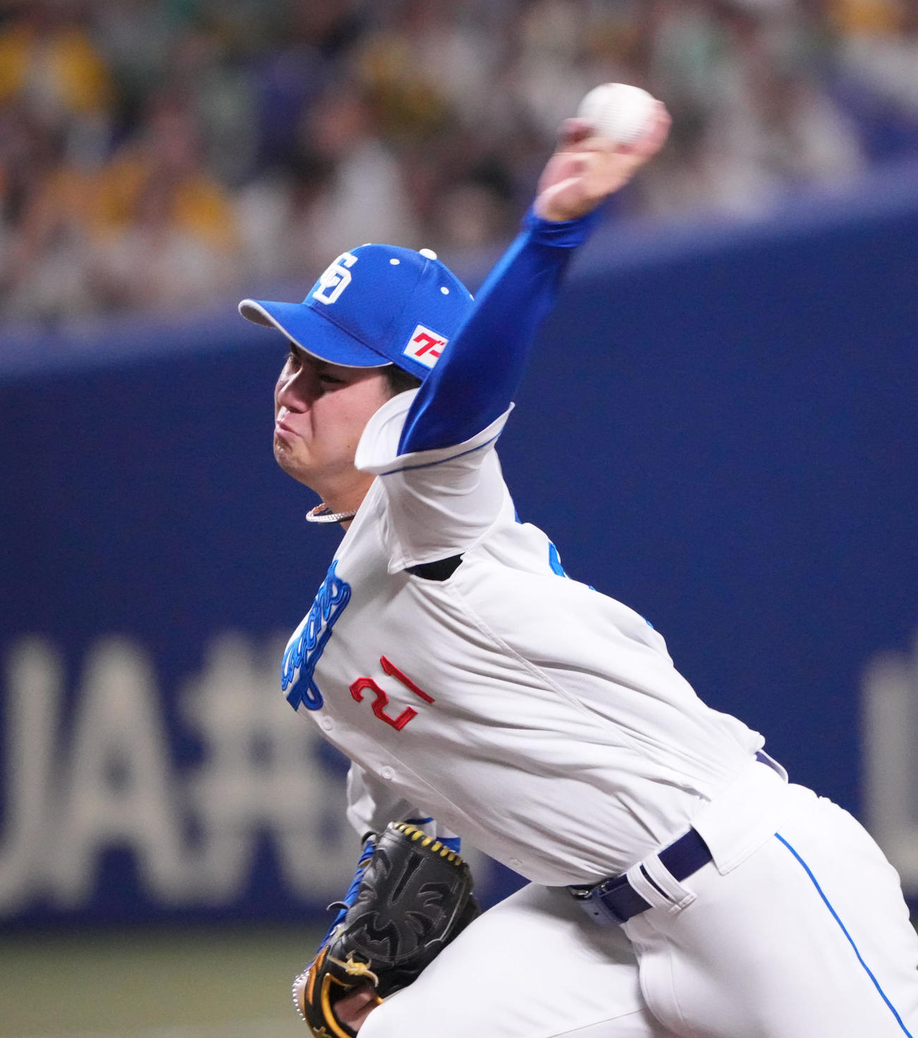 中日対阪神　1回表、登板する中日先発の金丸（撮影・森本幸一）