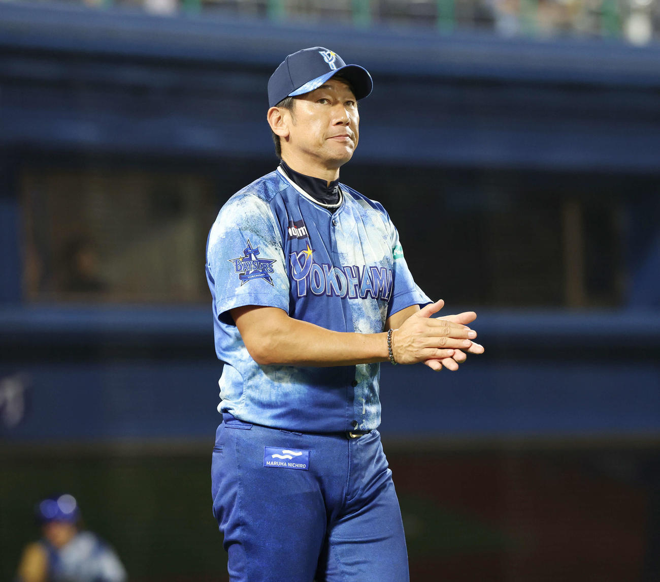 DeNA対広島　勝利し笑顔を見せるDeNA三浦監督（撮影・宮地輝）