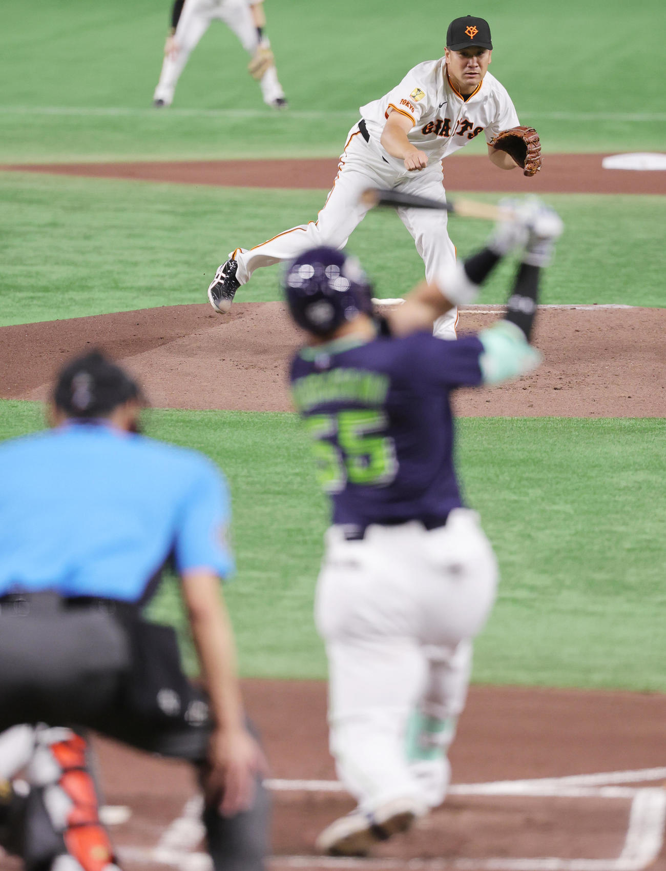 巨人対ヤクルト　2回表ヤクルト無死、村上を空振り三振に仕留める田中将（撮影・野上伸悟）