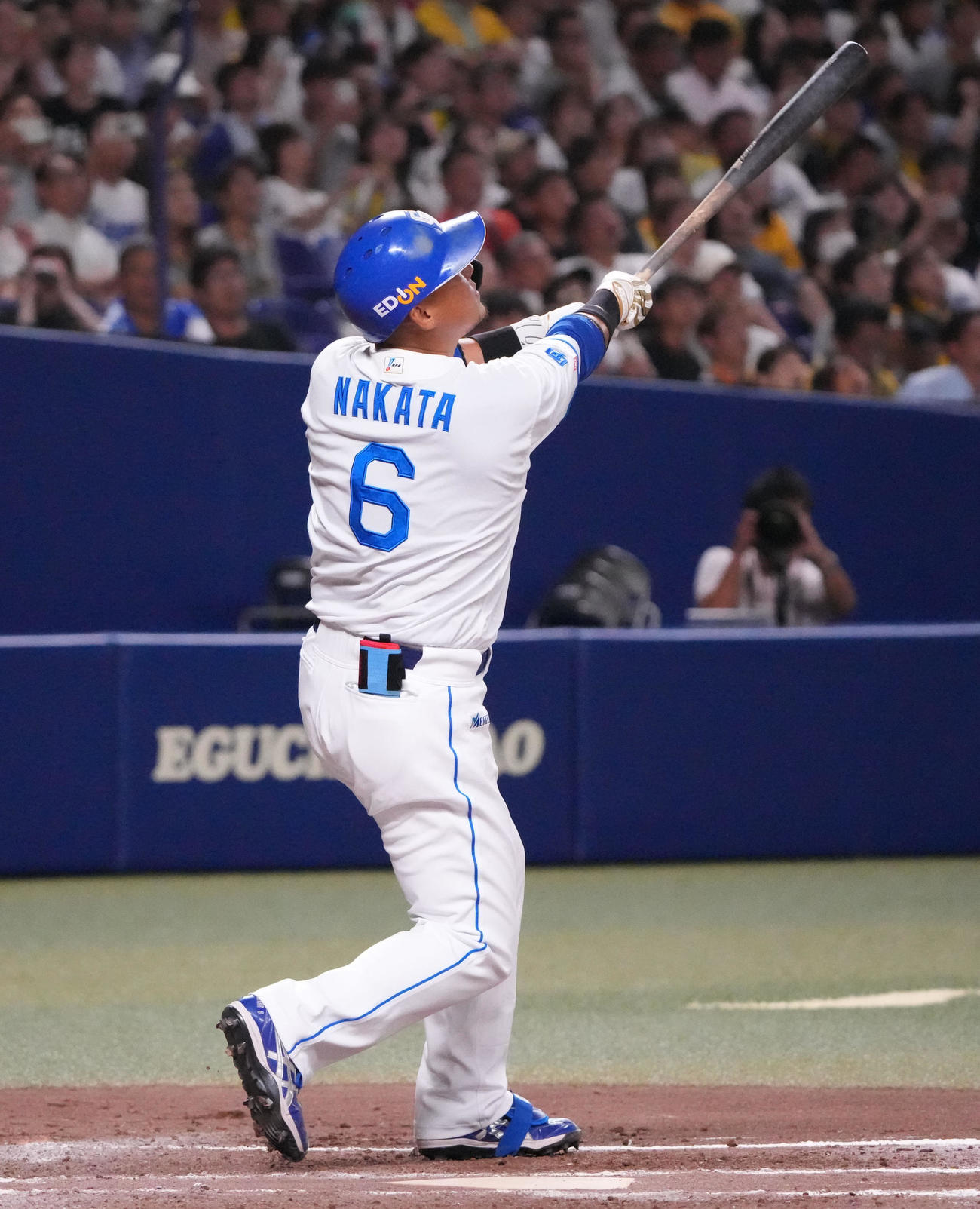 中日対阪神　8回裏中日無死、中飛に倒れる中田（撮影・森本幸一）