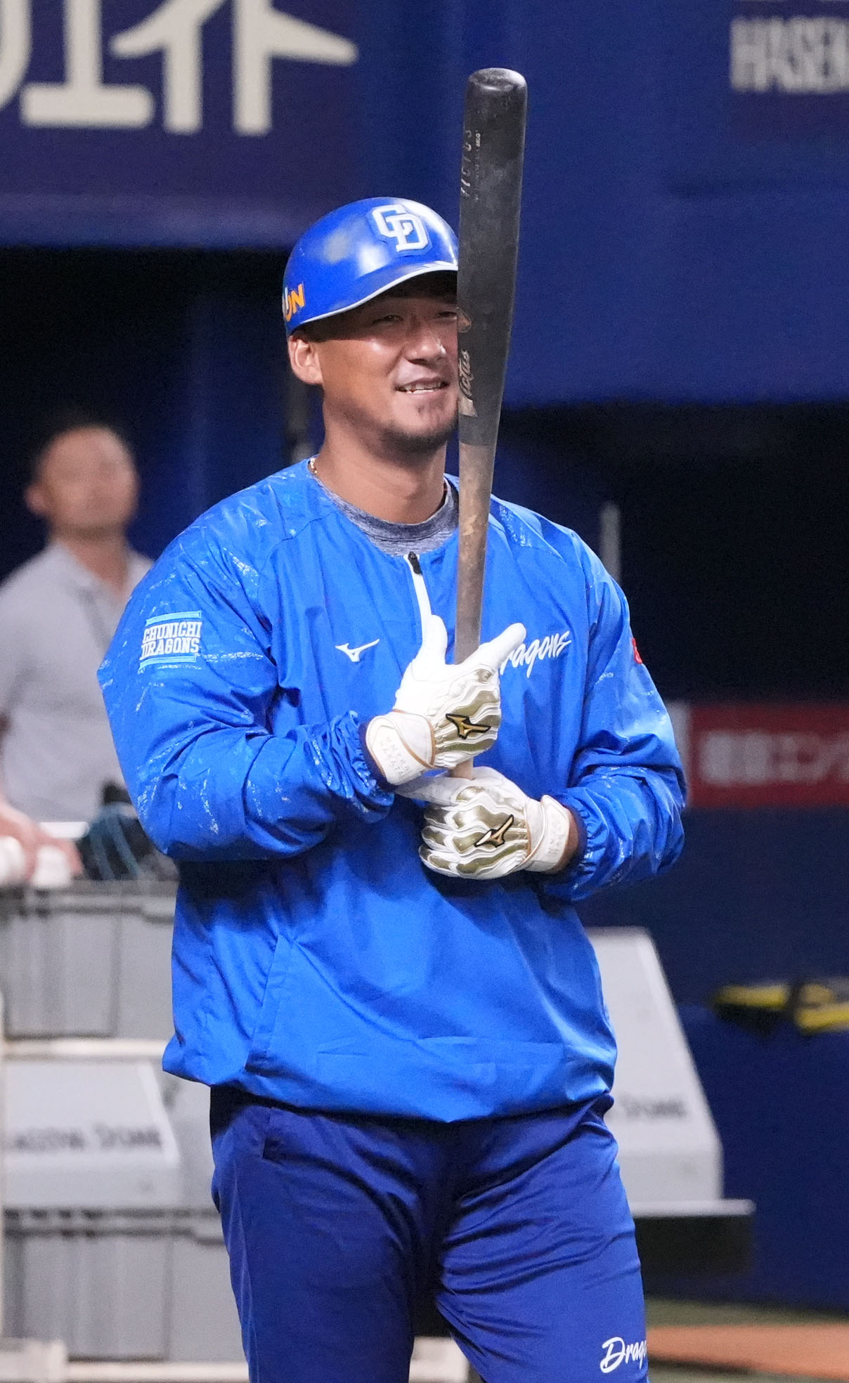 中日対阪神　試合前練習、中田は明るい表情を見せる（撮影・森本幸一）