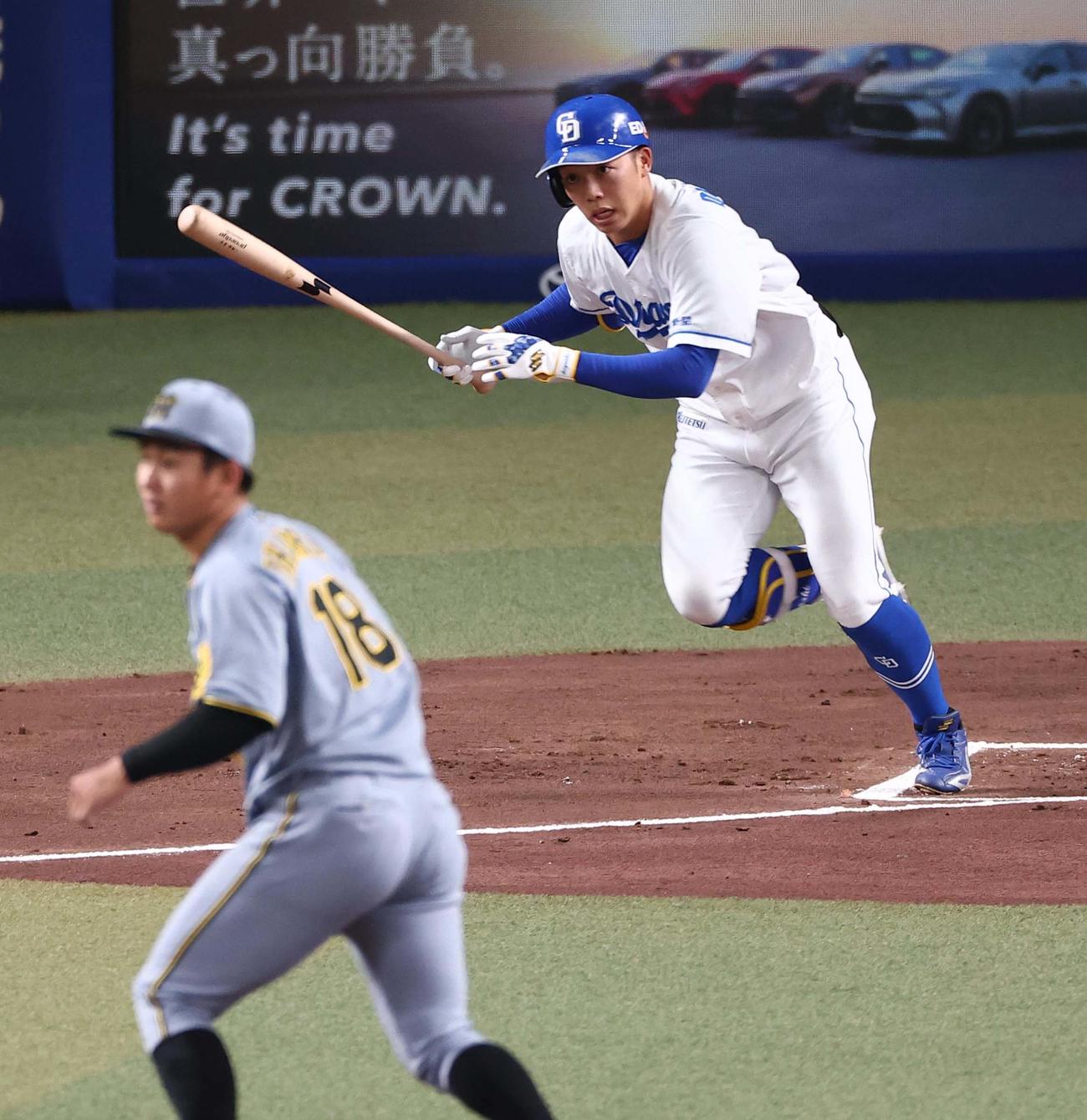 中日対阪神　1回裏中日1死三塁、岡林の二ゴロの間にブライトが先制のホームを踏む（撮影・上田博志）