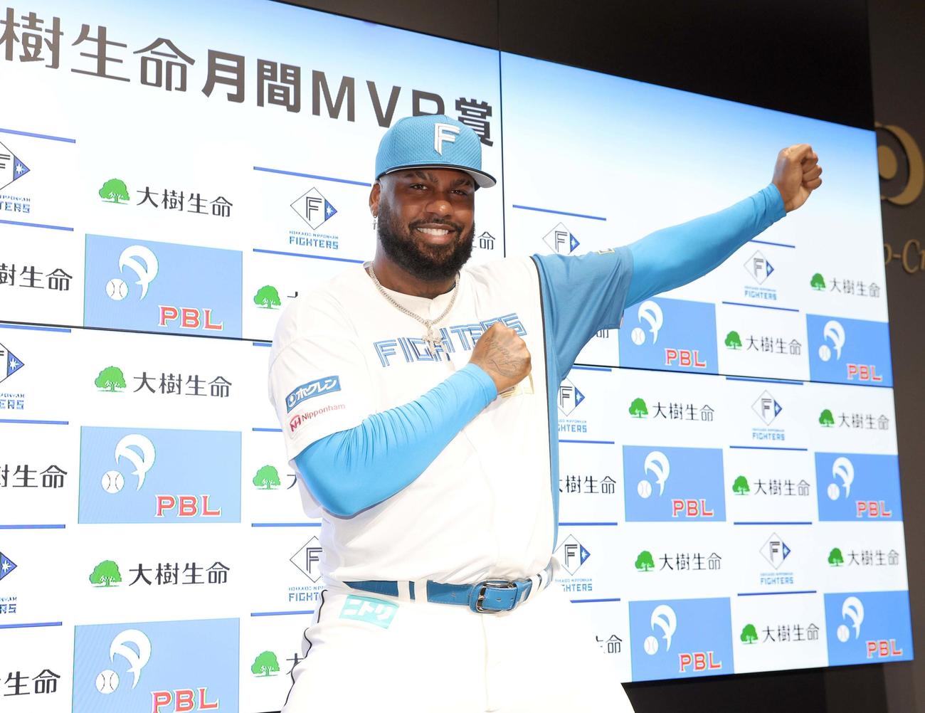 月間MVPに選ばれた日本ハムレイエス（撮影・黒川智章）