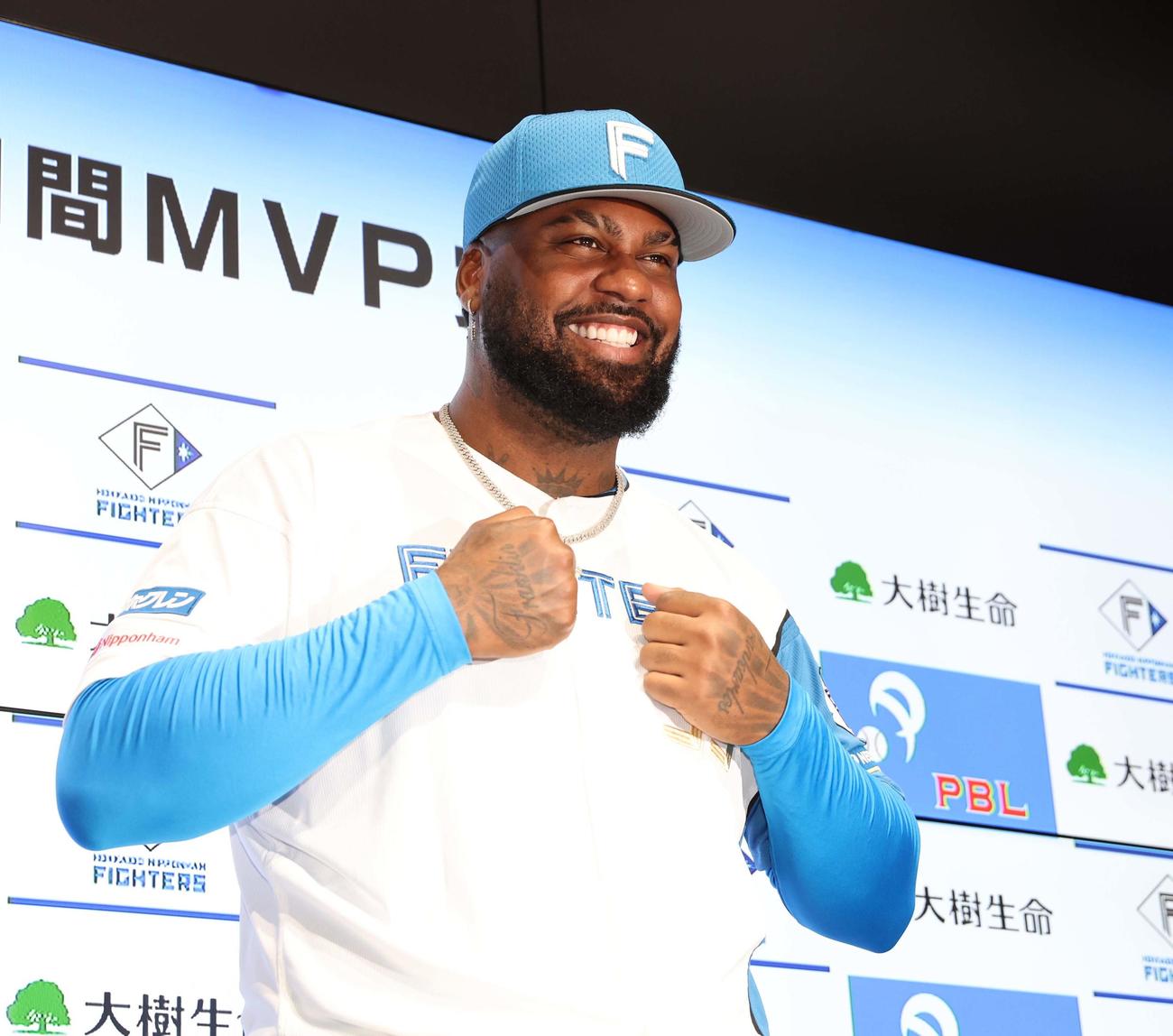 月間MVPに選ばれた日本ハムレイエス（撮影・黒川智章）