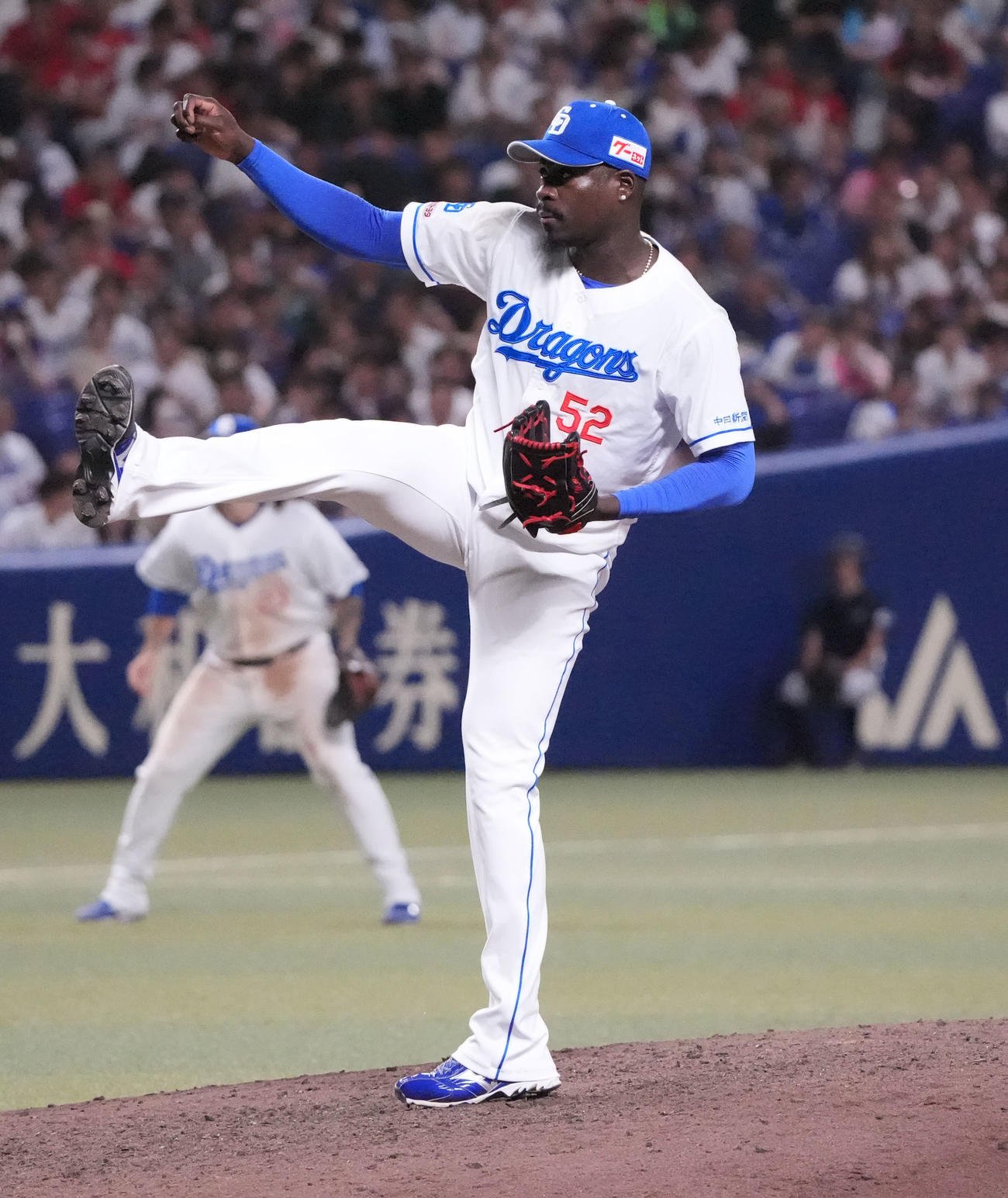 中日対広島　11回表、中日5番手で登板するマルテ（撮影・森本幸一）