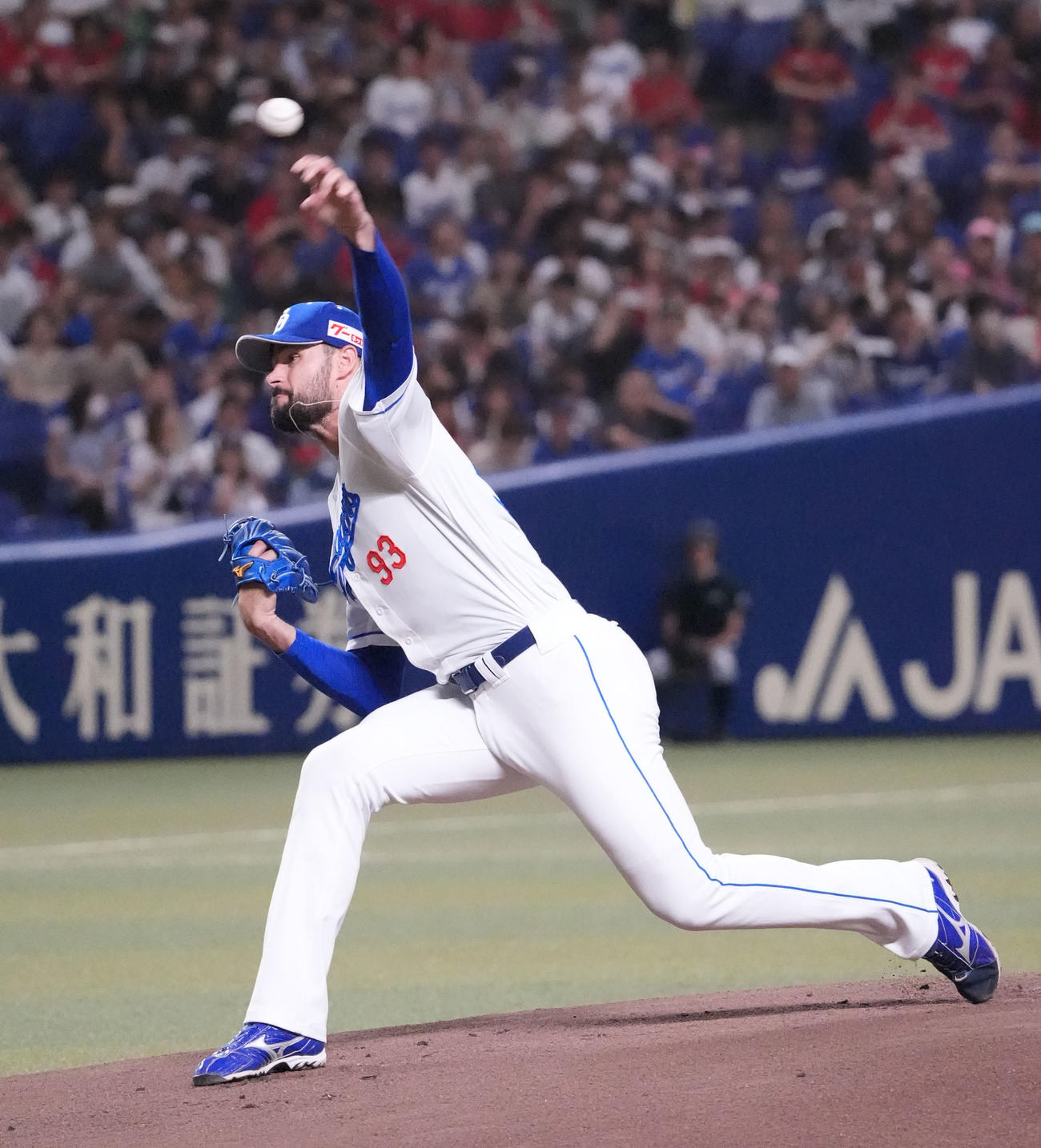 中日対広島　1回表、登板する中日先発のマラー（撮影・森本幸一）