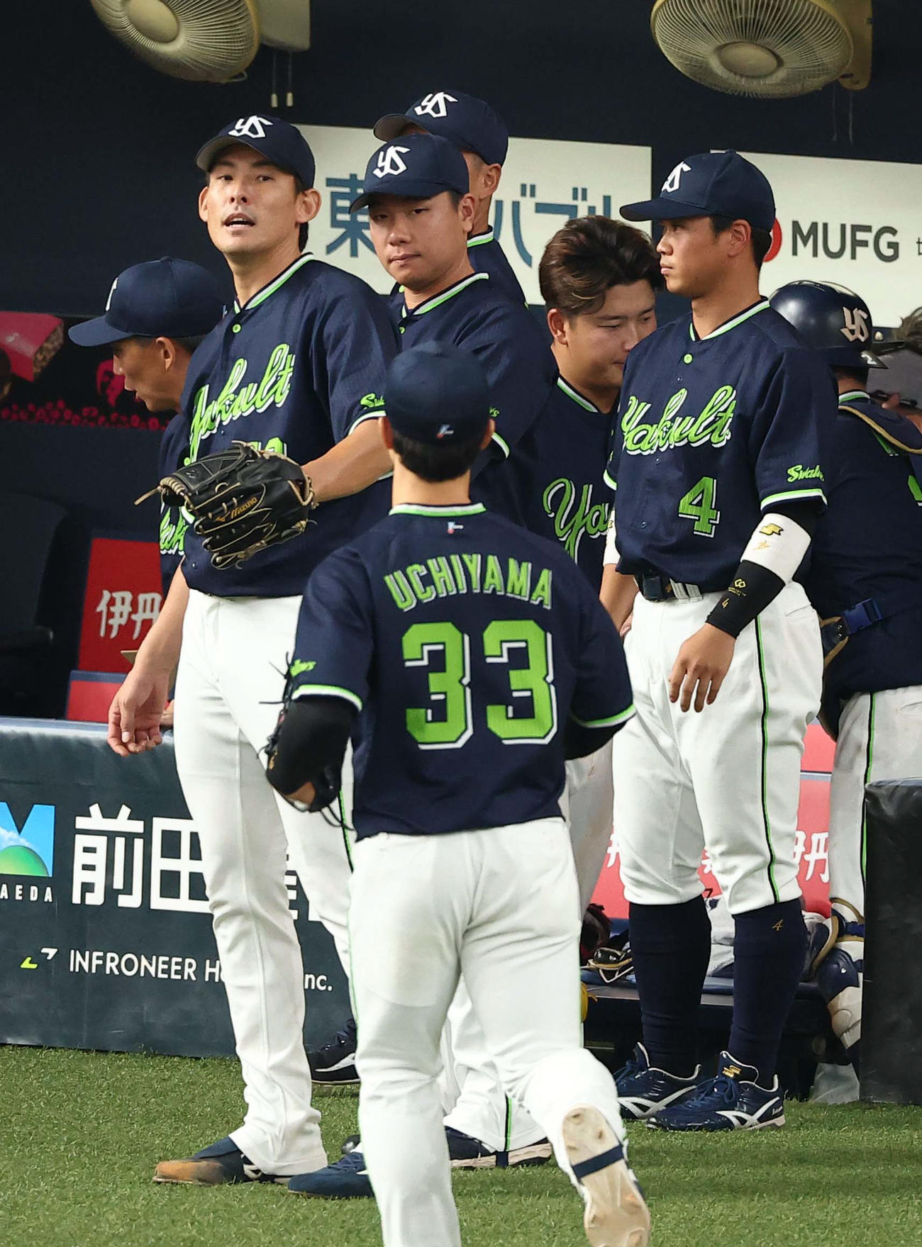 阪神対ヤクルト　高梨（左）は7回1失点で降板する（撮影・上田博志）