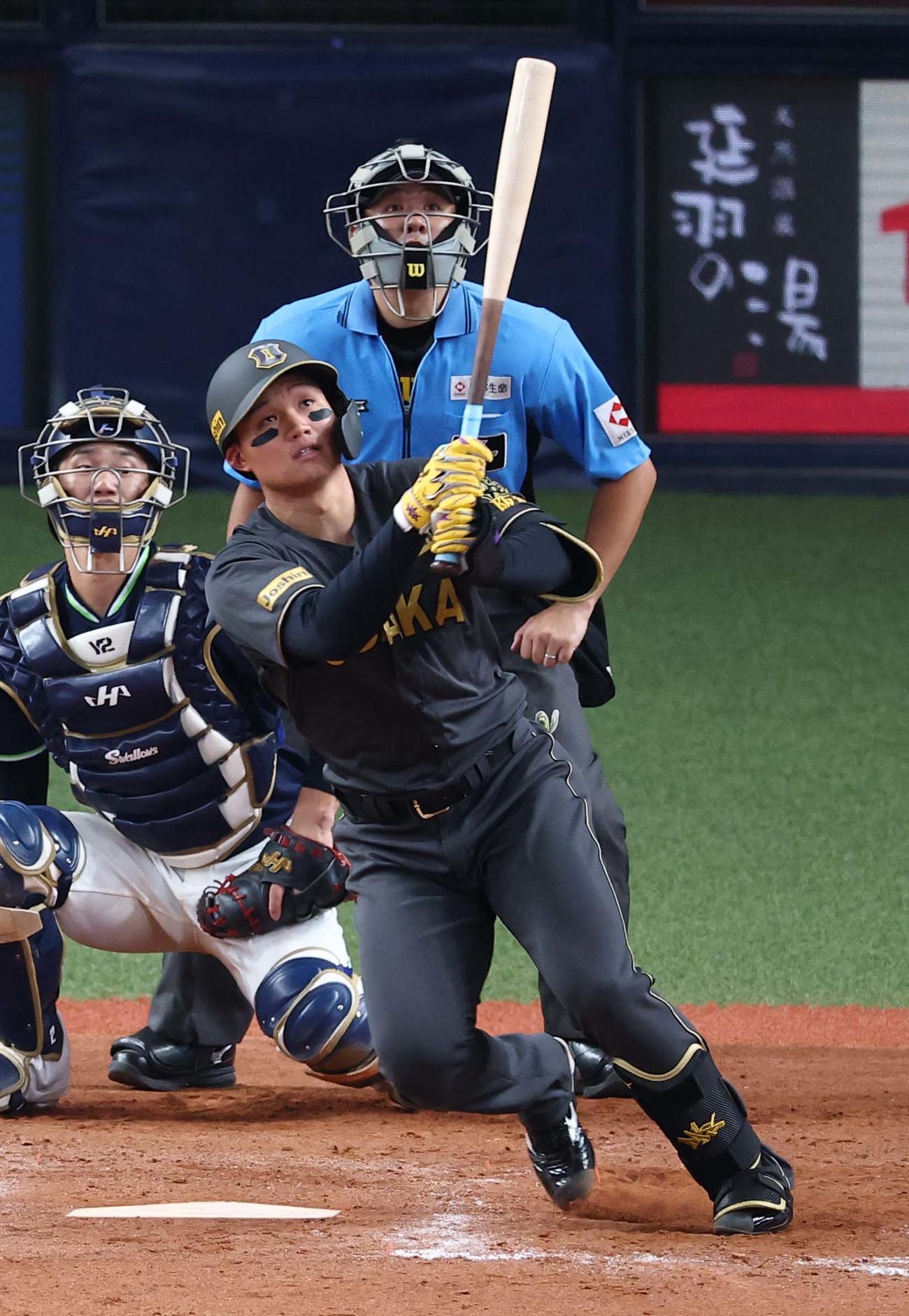 阪神対ヤクルト　9回裏阪神無死、森下は安打を放つ（撮影・上田博志）
