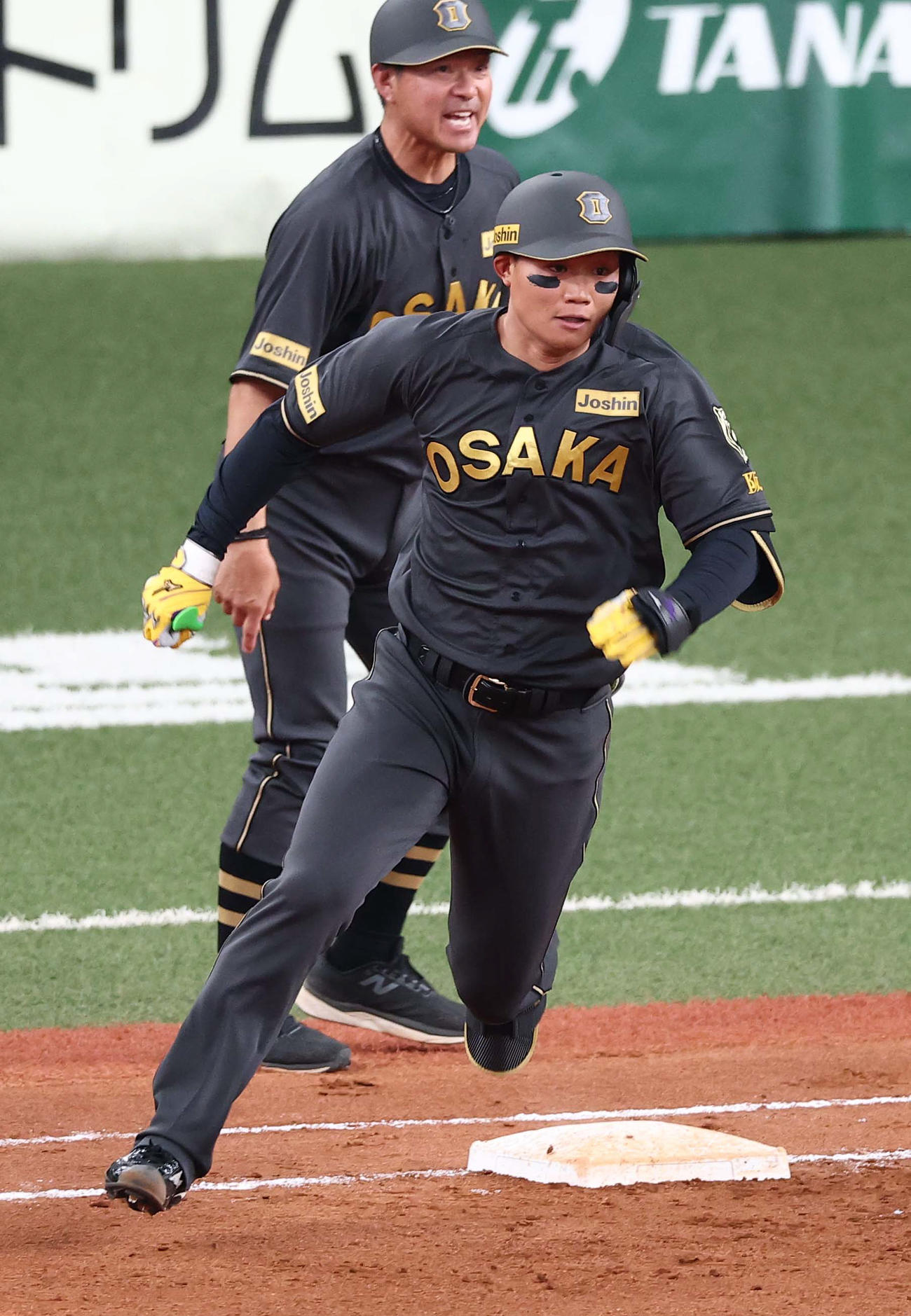 阪神対ヤクルト　9回裏阪神無死、森下は安打を放つ（撮影・上田博志）