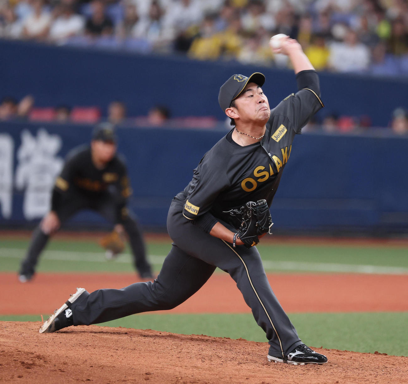 阪神対ヤクルト　阪神6番手の桐敷（撮影・宮崎幸一)