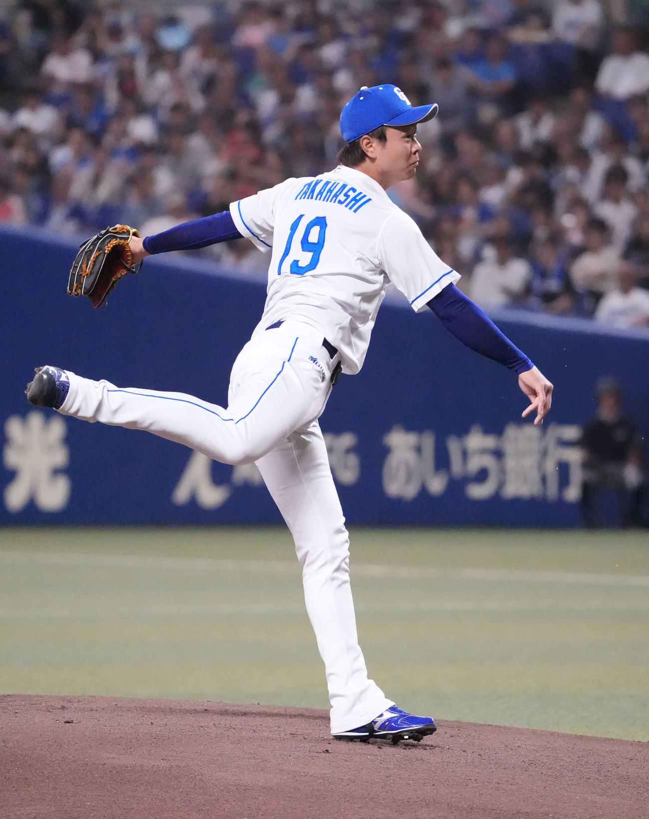 中日対広島　1回表、登板する中日先発の高橋宏（撮影・森本幸一）