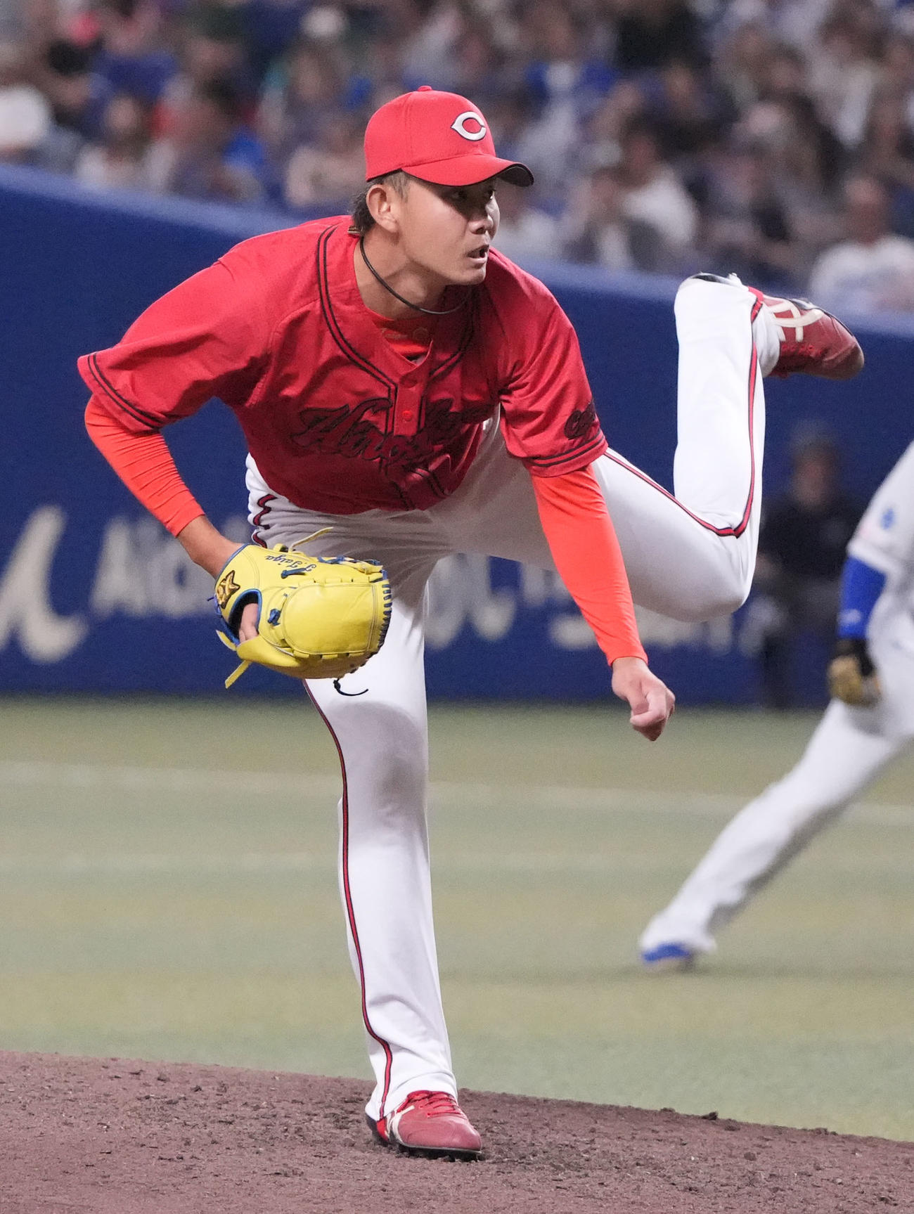 中日対広島　8回裏、広島3番手で登板する辻（撮影・森本幸一）