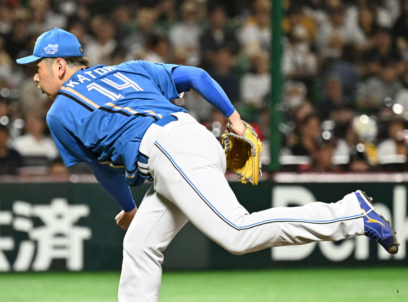ソフトバンク対日本ハム　日本ハム先発の加藤貴（撮影・林敢治）