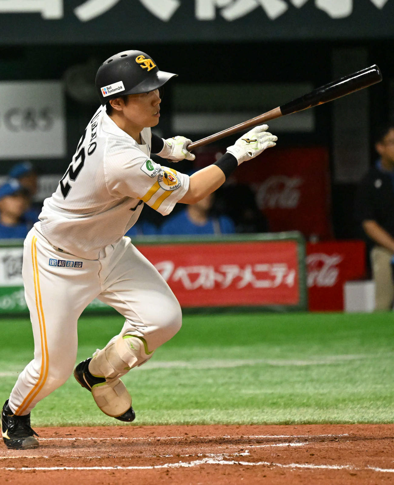 ソフトバンク対日本ハム　2回裏ソフトバンク1死一、二塁、海野は勝ち越し適時打を放つ（撮影・林敢治）