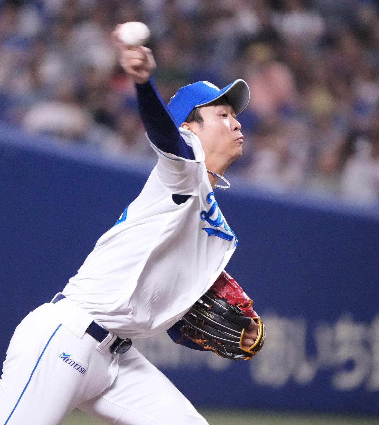 中日対広島　1回表、登板する中日先発の高橋宏（撮影・森本幸一）