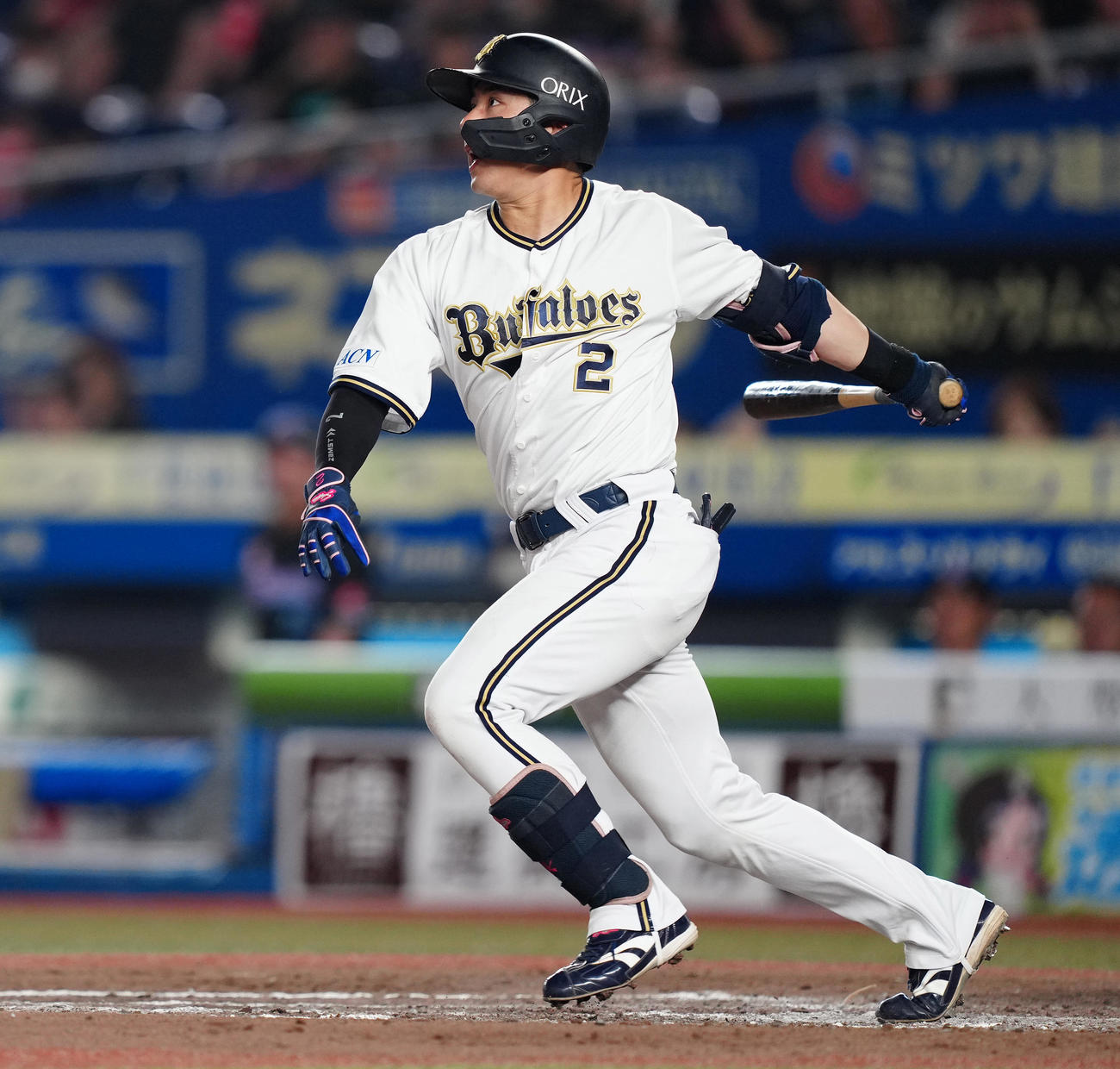 ロッテ対オリックス　8回表オリックス2死三塁、左前適時打を放つ若月（撮影・鈴木みどり）