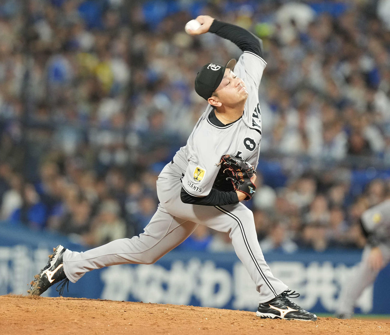 DeNA対巨人　巨人4番手の石川（撮影・井上学）