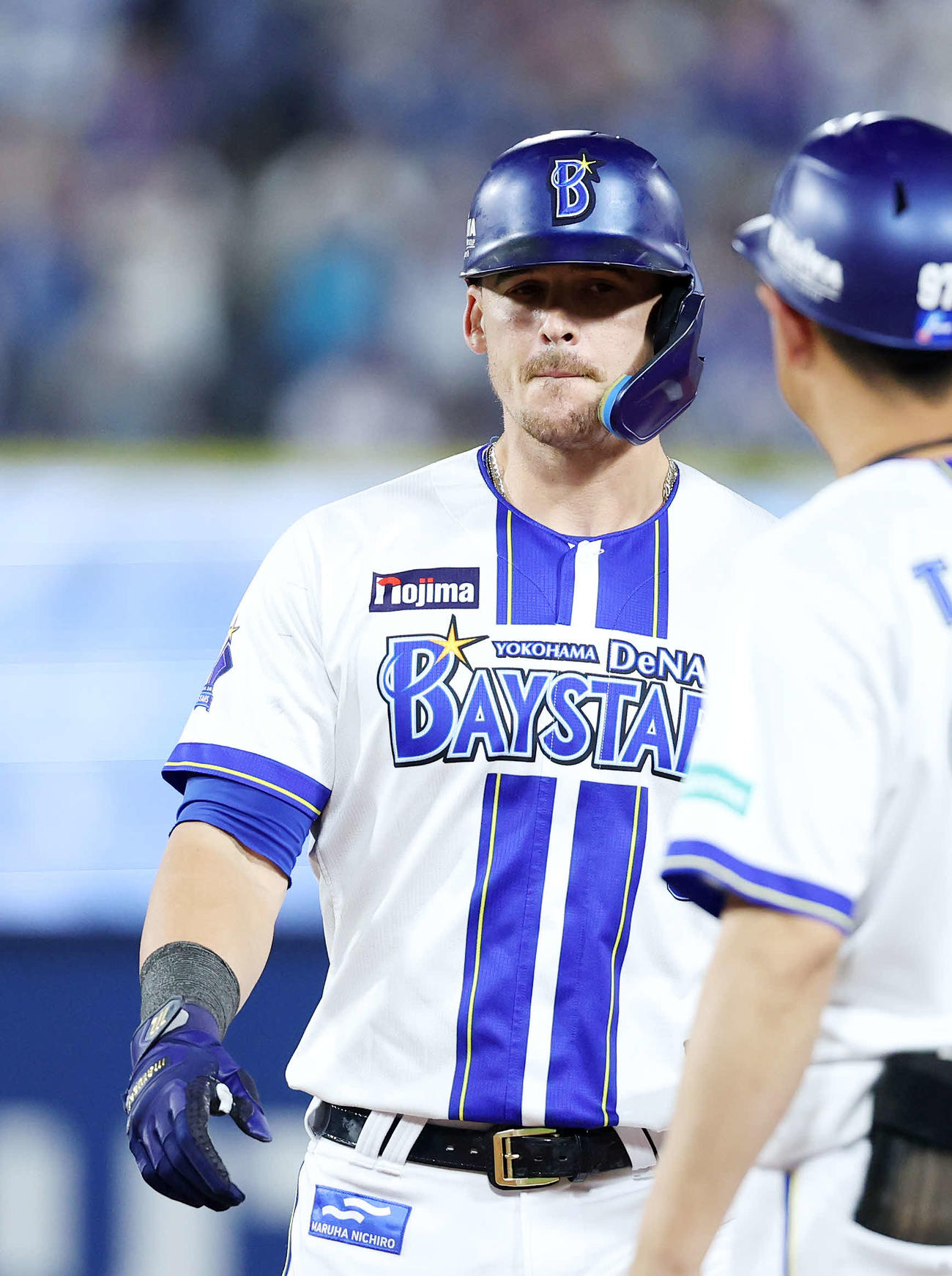 DeNA対巨人　7回裏DeNA無死一塁、オースティンは中前打を放つ（撮影・鈴木正人）