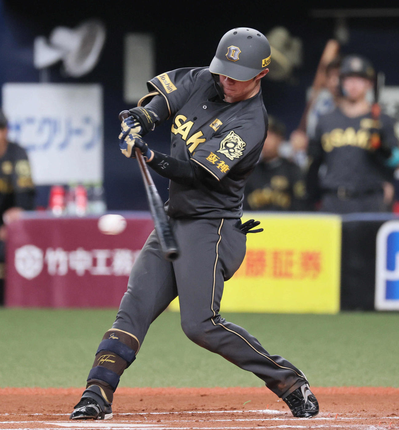 阪神対ヤクルト　6回裏阪神無死、中野は左前打を放つ（撮影・宮崎幸一)