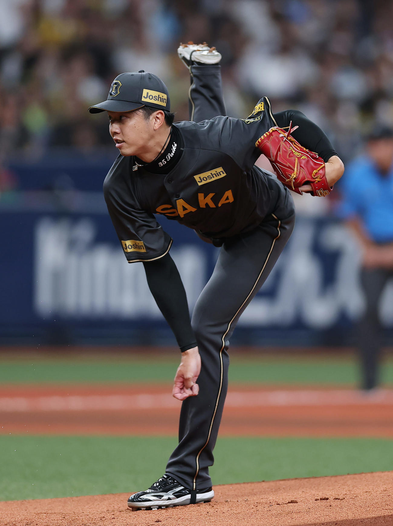 阪神対ヤクルト　力投する阪神先発の才木（撮影・前田充）