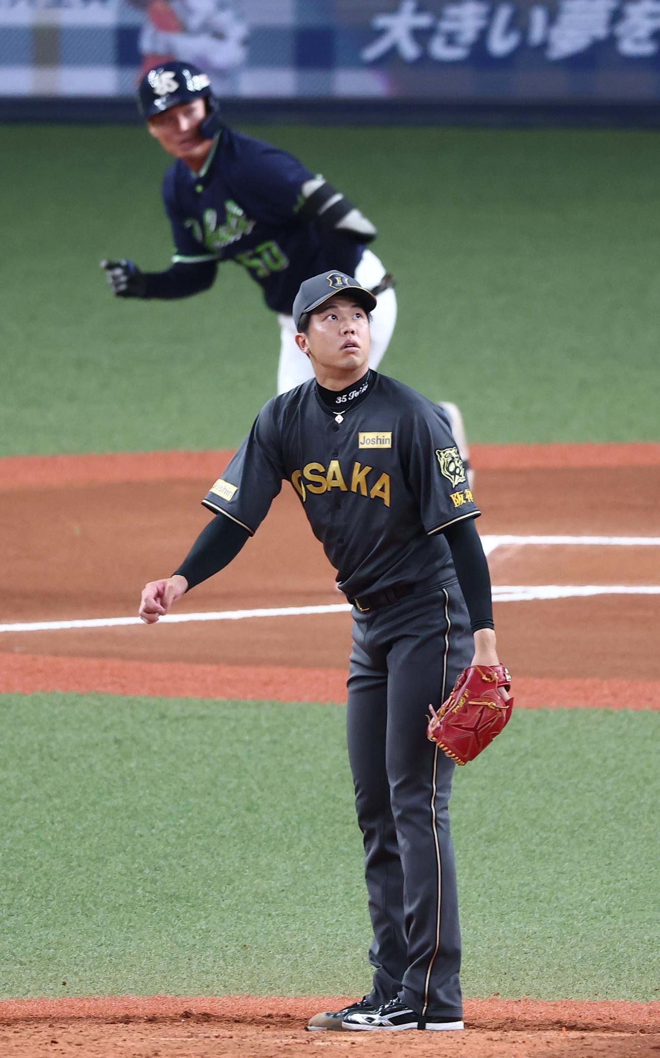 阪神対ヤクルト　6回表ヤクルト無死、才木は北村恵に左越えソロ本塁打を浴びる（撮影・上田博志）