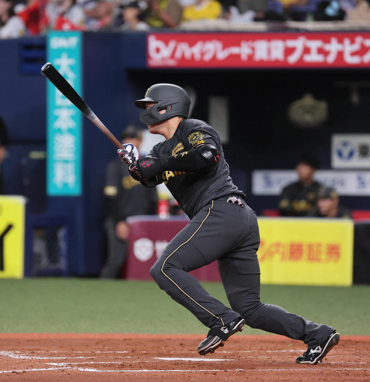 阪神対ヤクルト　5回裏阪神無死一塁、大山は中前打を放つ（撮影・宮崎幸一)