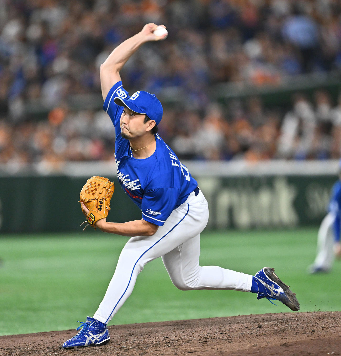巨人対中日　7回裏、中日3番手で登板する藤嶋（撮影・滝沢徹郎）