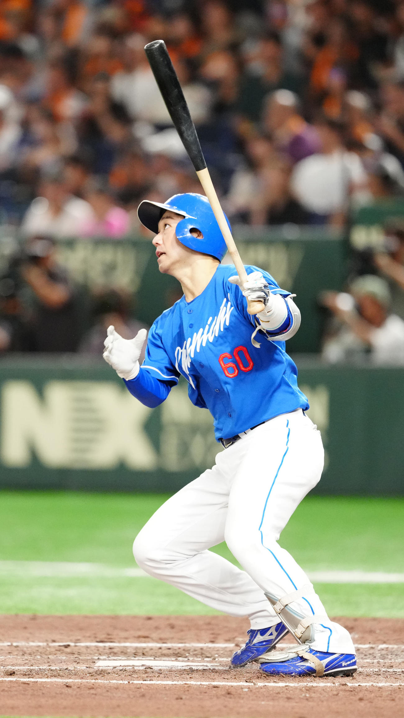 巨人対中日　5回表中日無死、ソロ本塁打を放つ山本（撮影・江口和貴）