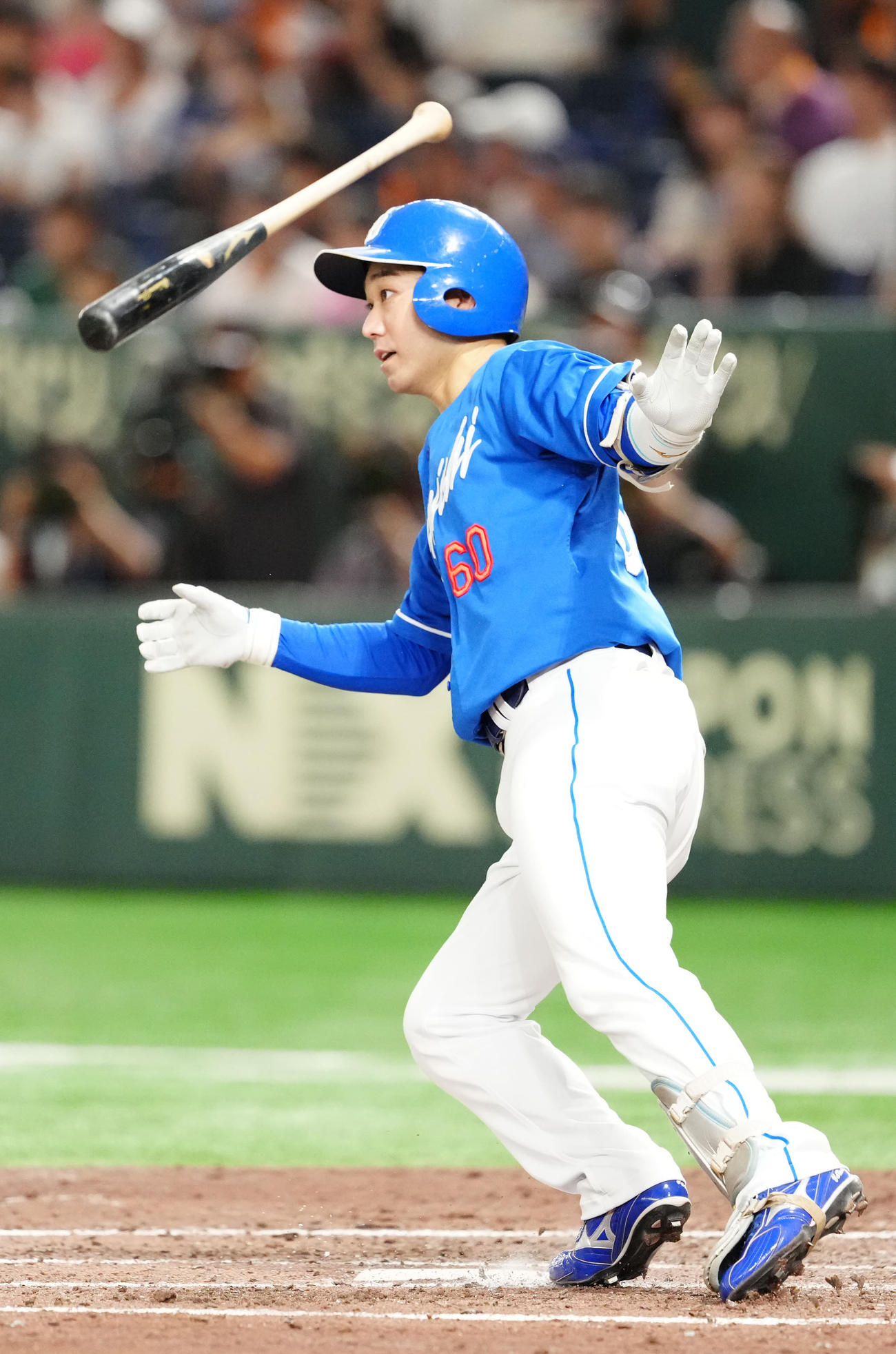巨人対中日　5回表中日無死、ソロ本塁打を放つ山本（撮影・江口和貴）